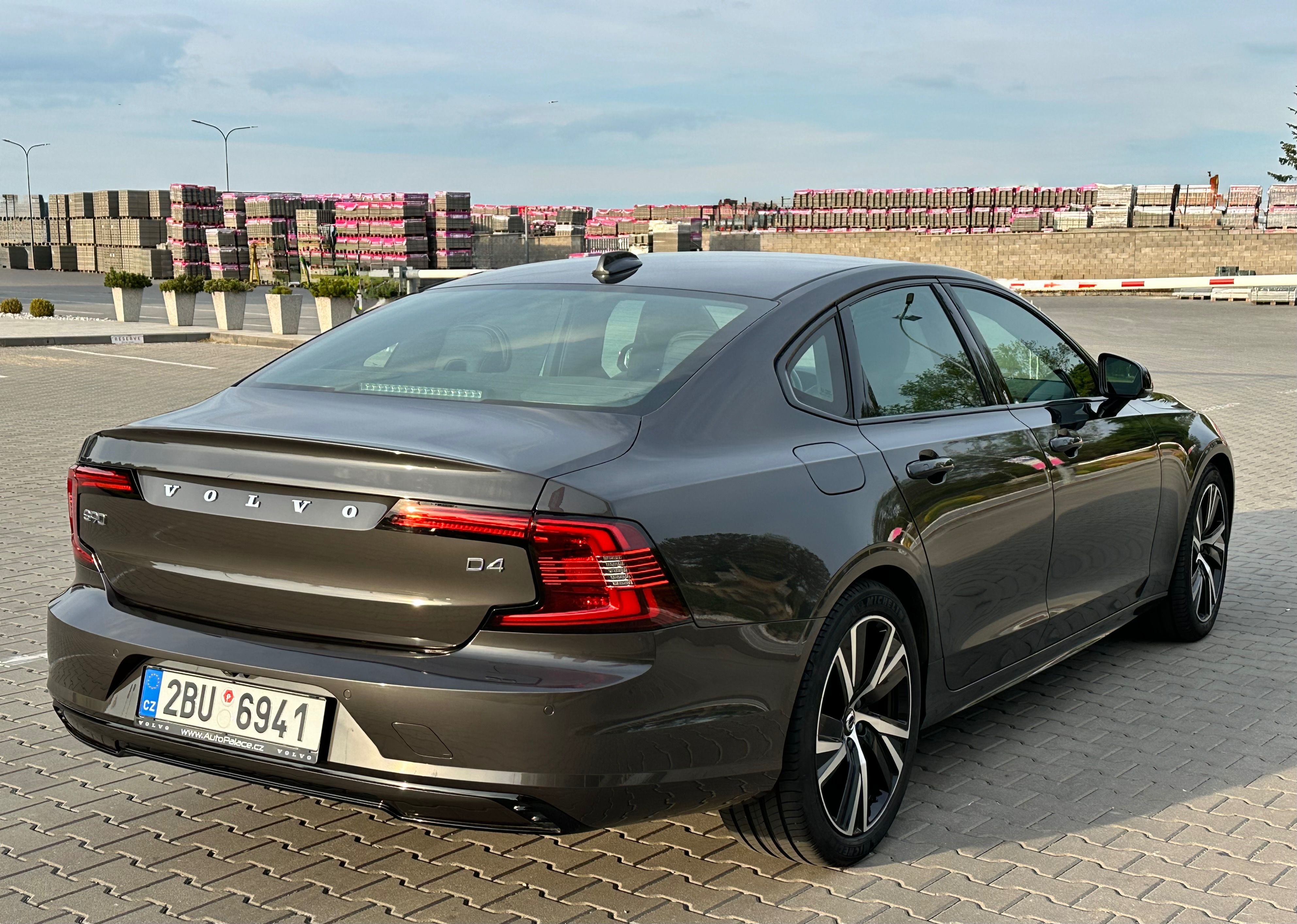 Volvo S90, R-Design, 40tkm, DPH, Webasto - fotka 4