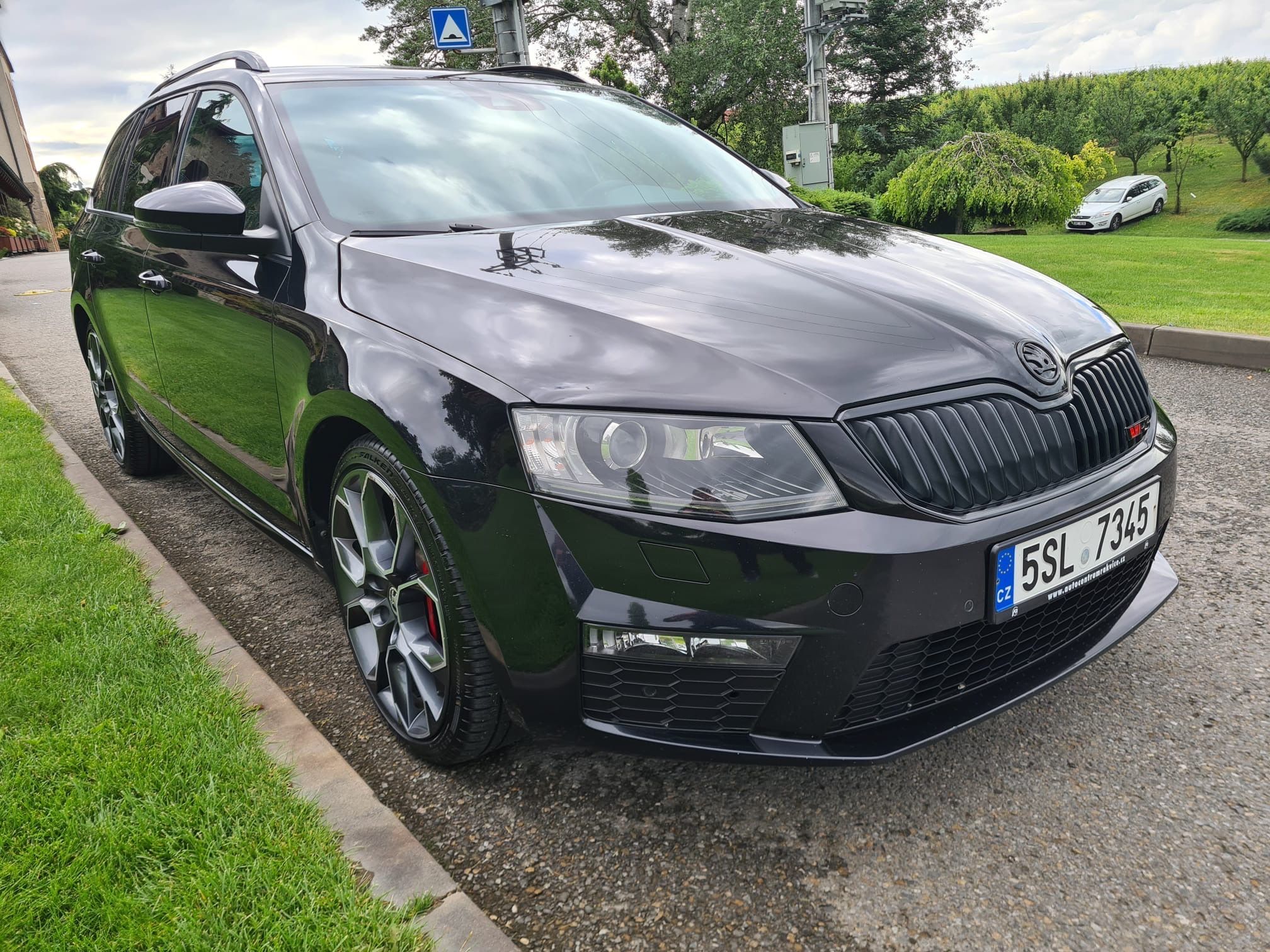 Škoda Octavia, 2.0 TDi RS MAN NAV - fotka 2