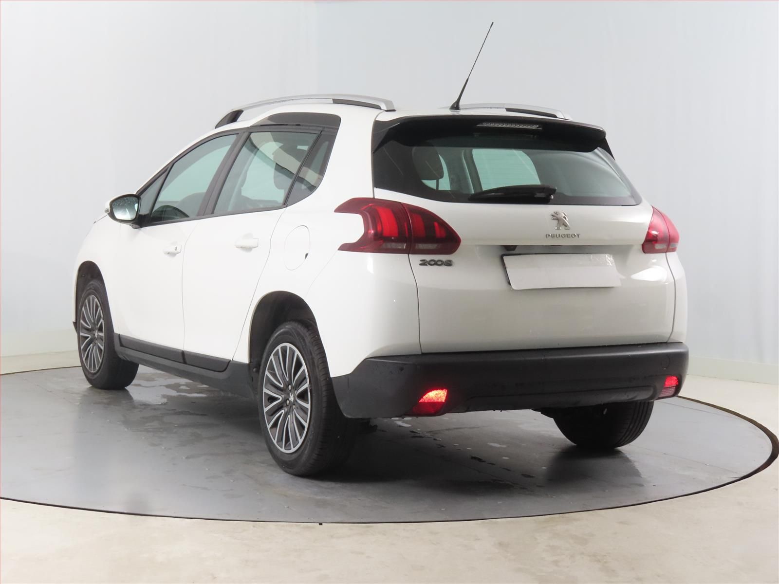 Peugeot 2008, 1.2 PureTech, Active Pack - fotka 4