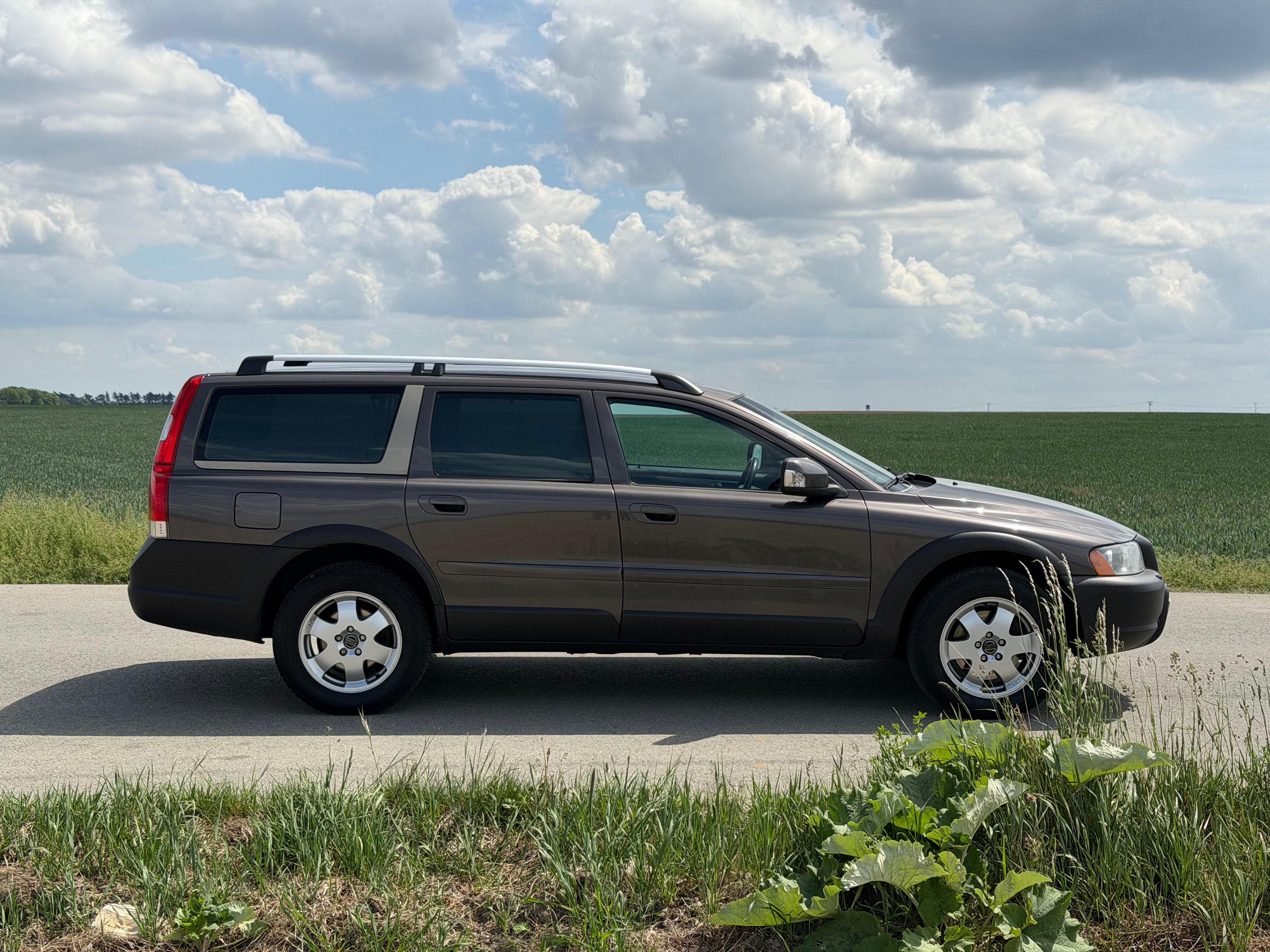 Volvo XC70, 2.4 D5 AWD Cross Country - fotka 5