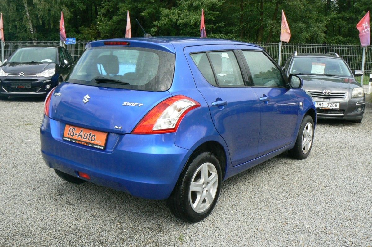 Suzuki Swift, 1,2 CLUB 4x4 - fotka 4
