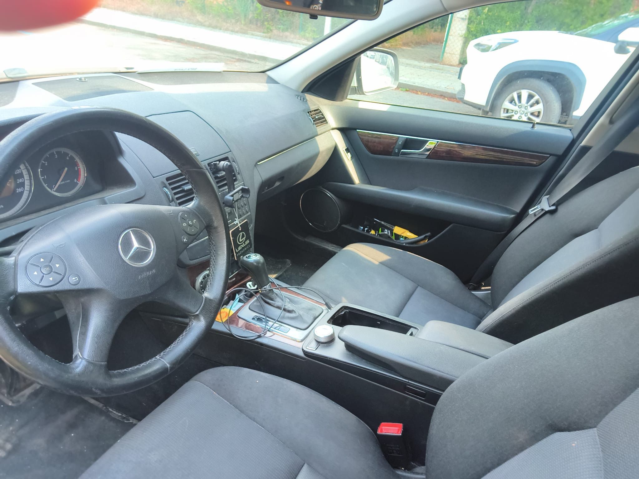 Mercedes-Benz Třídy C, 2,2 - fotka 3
