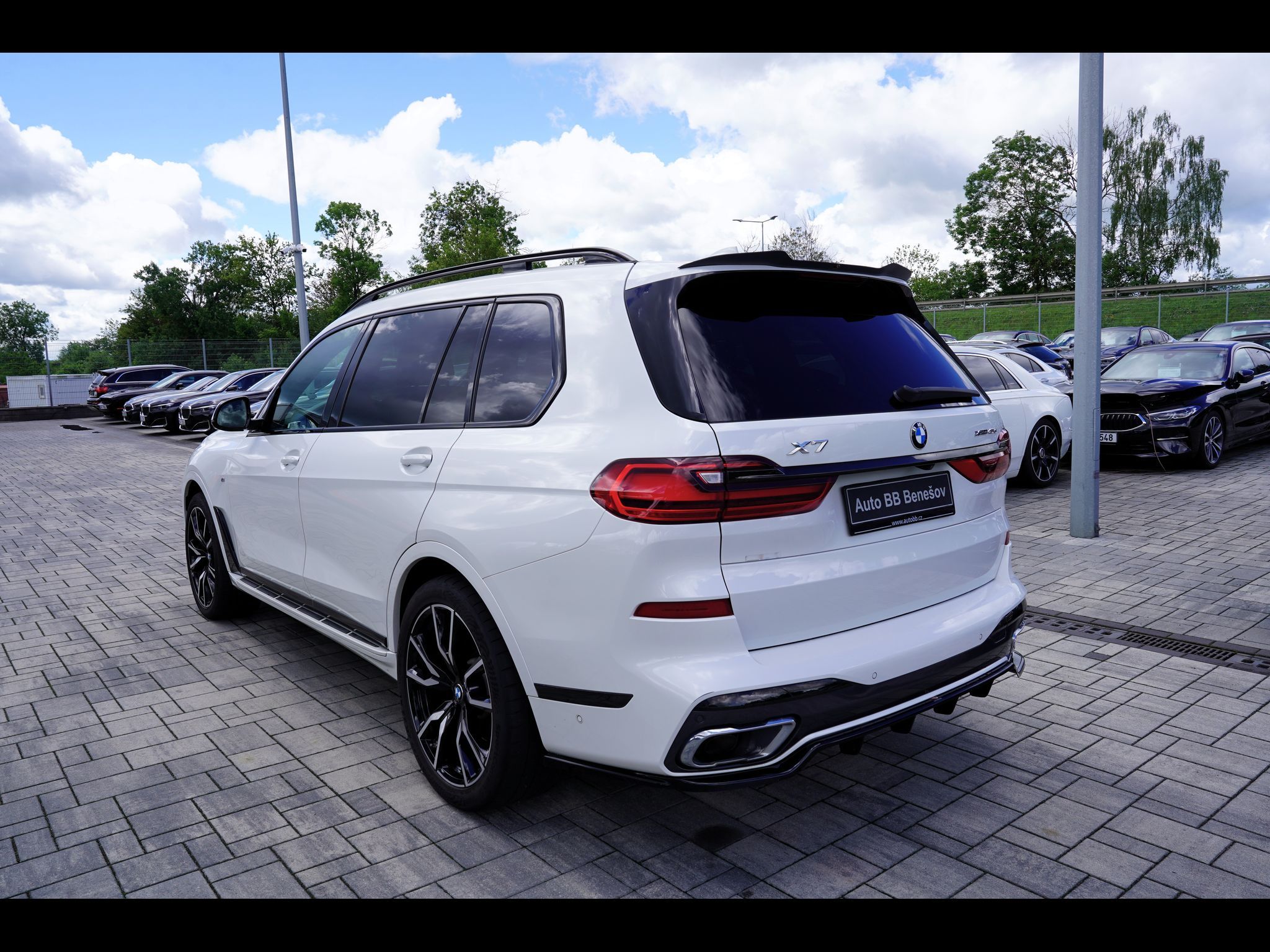 BMW X7, 40d xDrive/Mpaket/AT9/22"/340P - fotka 4