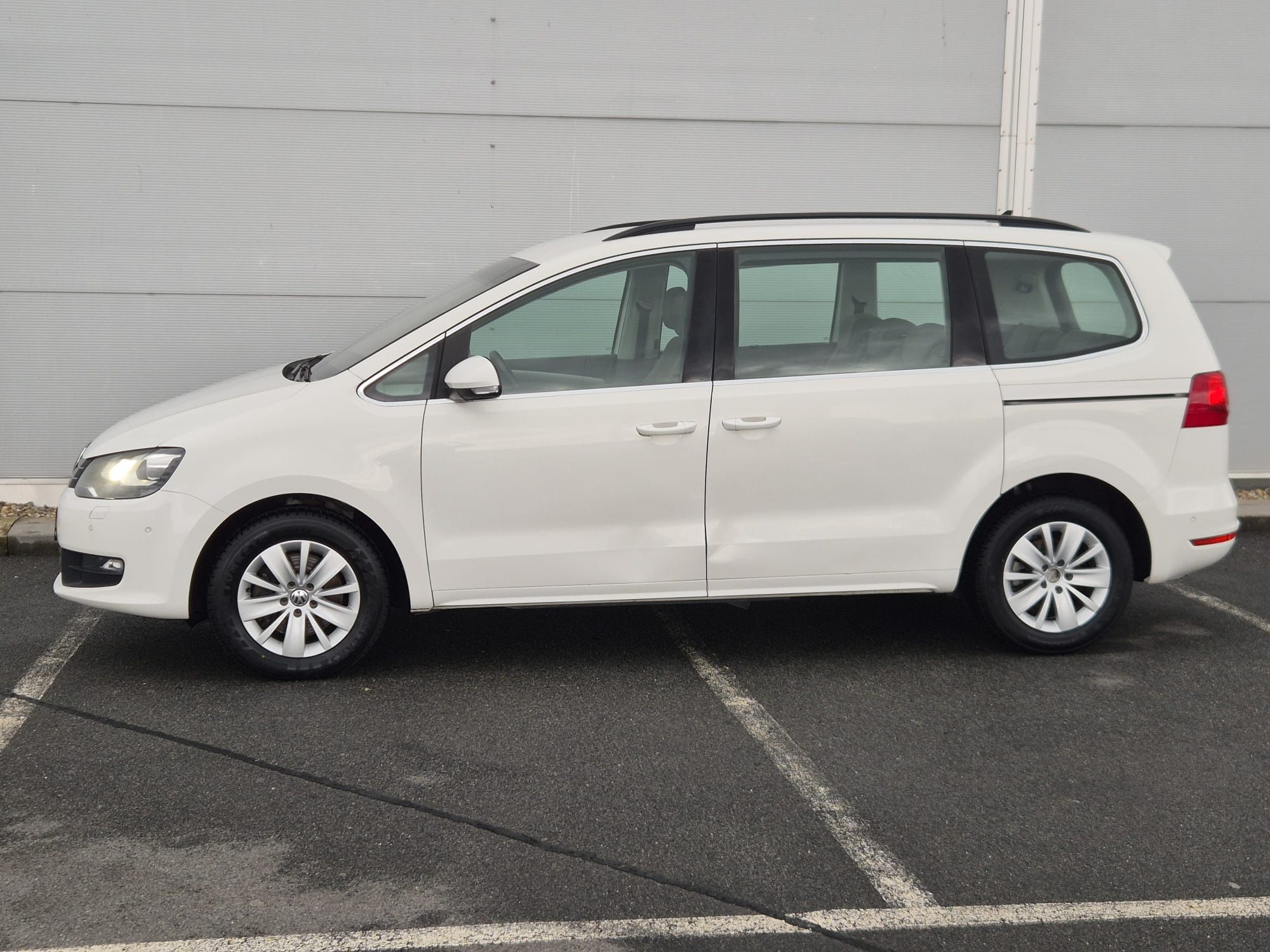 Volkswagen Sharan, 2.0TDI 7.míst Výbava - fotka 4