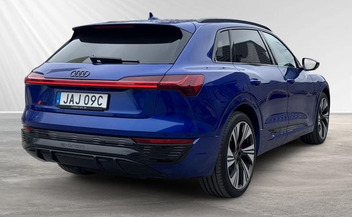 Audi Q8 e-tron, 55 Quattro S-Line 360kam Pano. - fotka 4