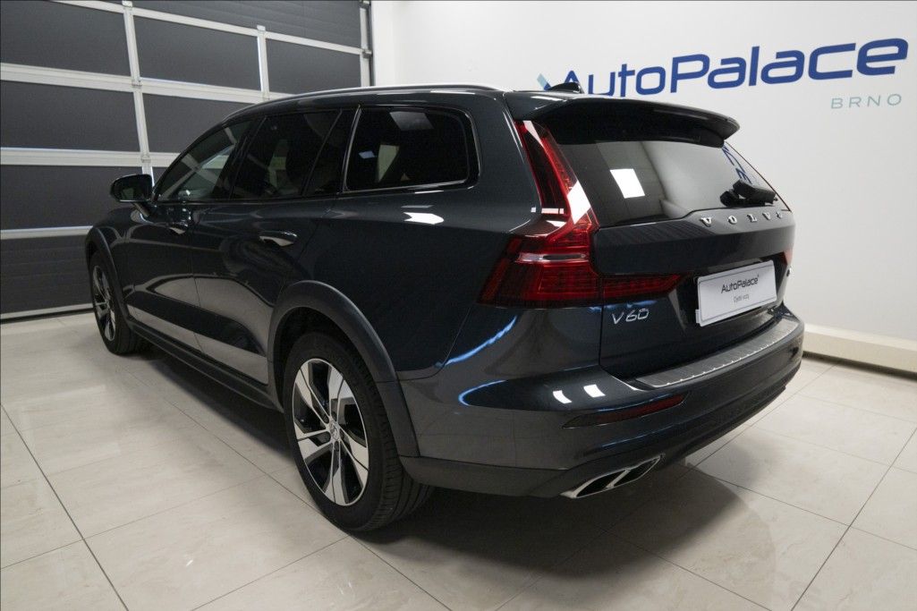 Volvo V60, 2,0 D4 AWD CROSS COUNTRY TAŽNÉ - fotka 6