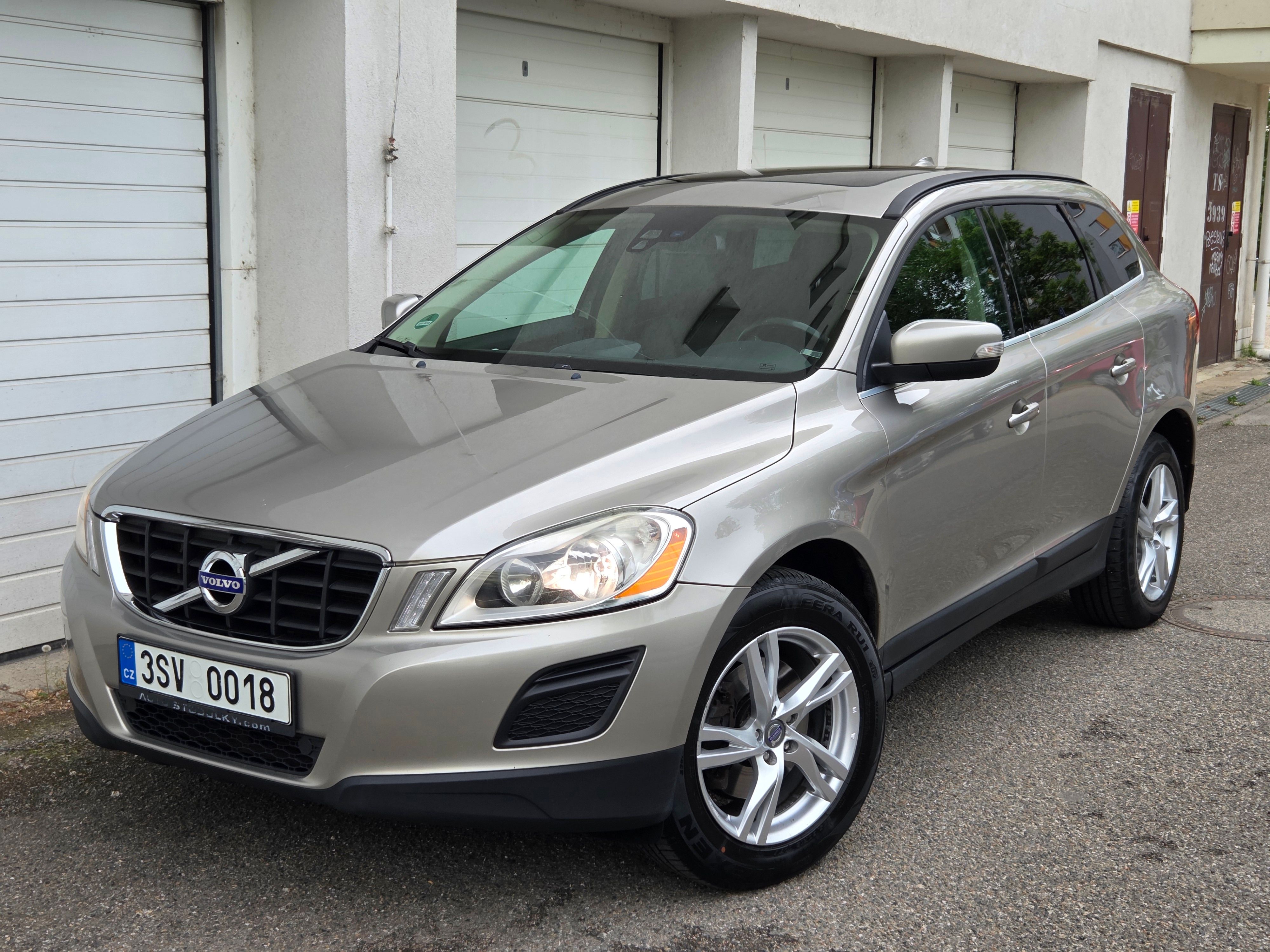 Volvo XC60, 2.0D 120Kw Manuál