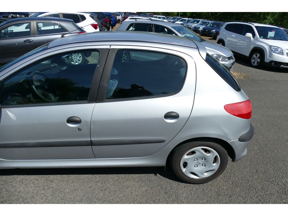 Peugeot 206, 1,6 65KW KLIMA - fotka 5