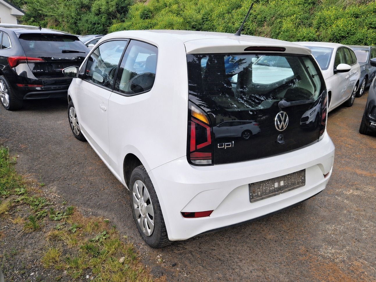 Volkswagen Up!, 1.0 MPi (48 kW), 85 tis. km - fotka 2