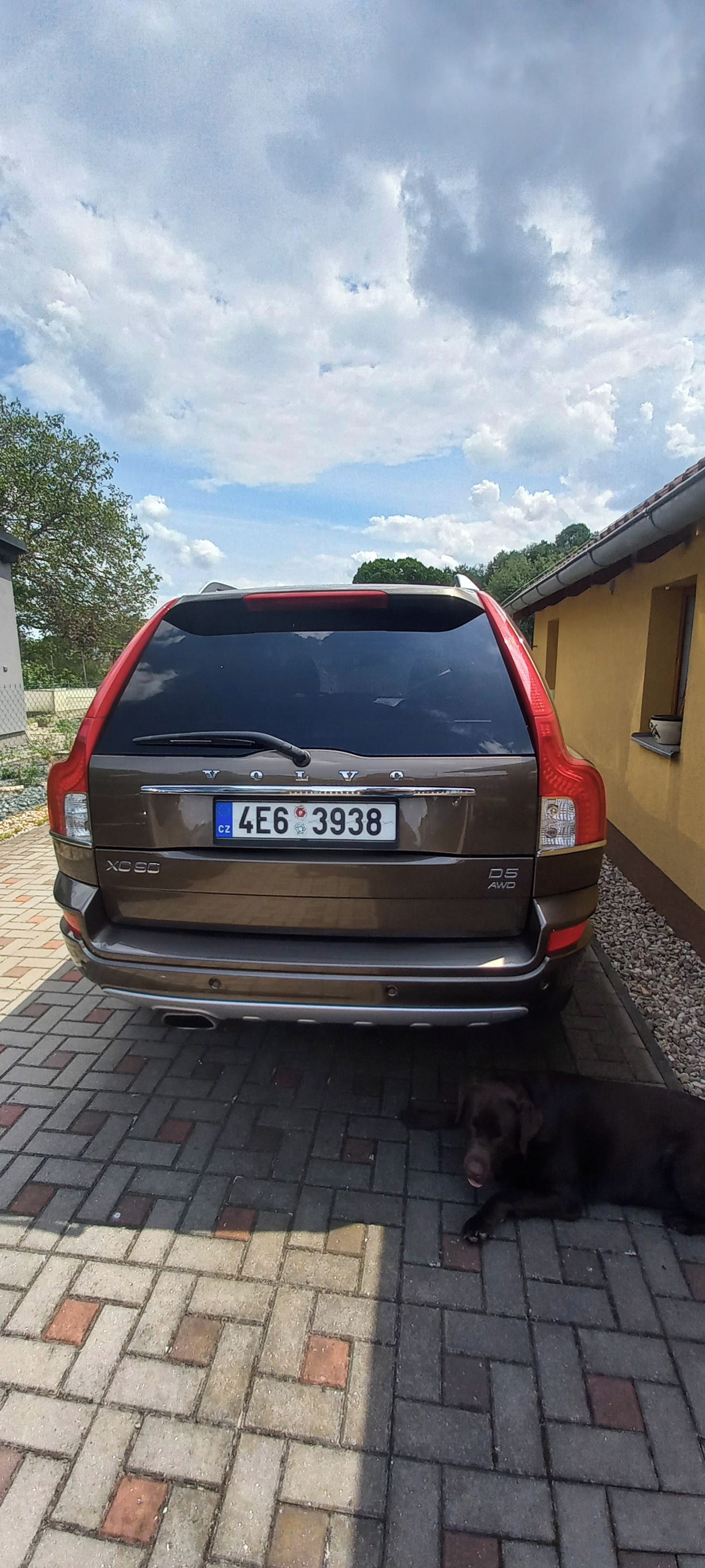 Volvo XC90, D5 AWD, nízký nájezd km - fotka 4