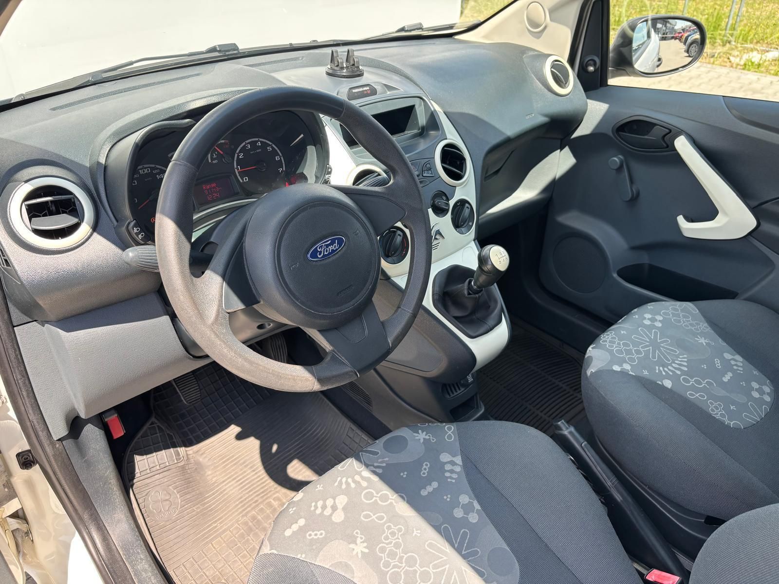 Ford Ka, 1.2i 51kW - fotka 5