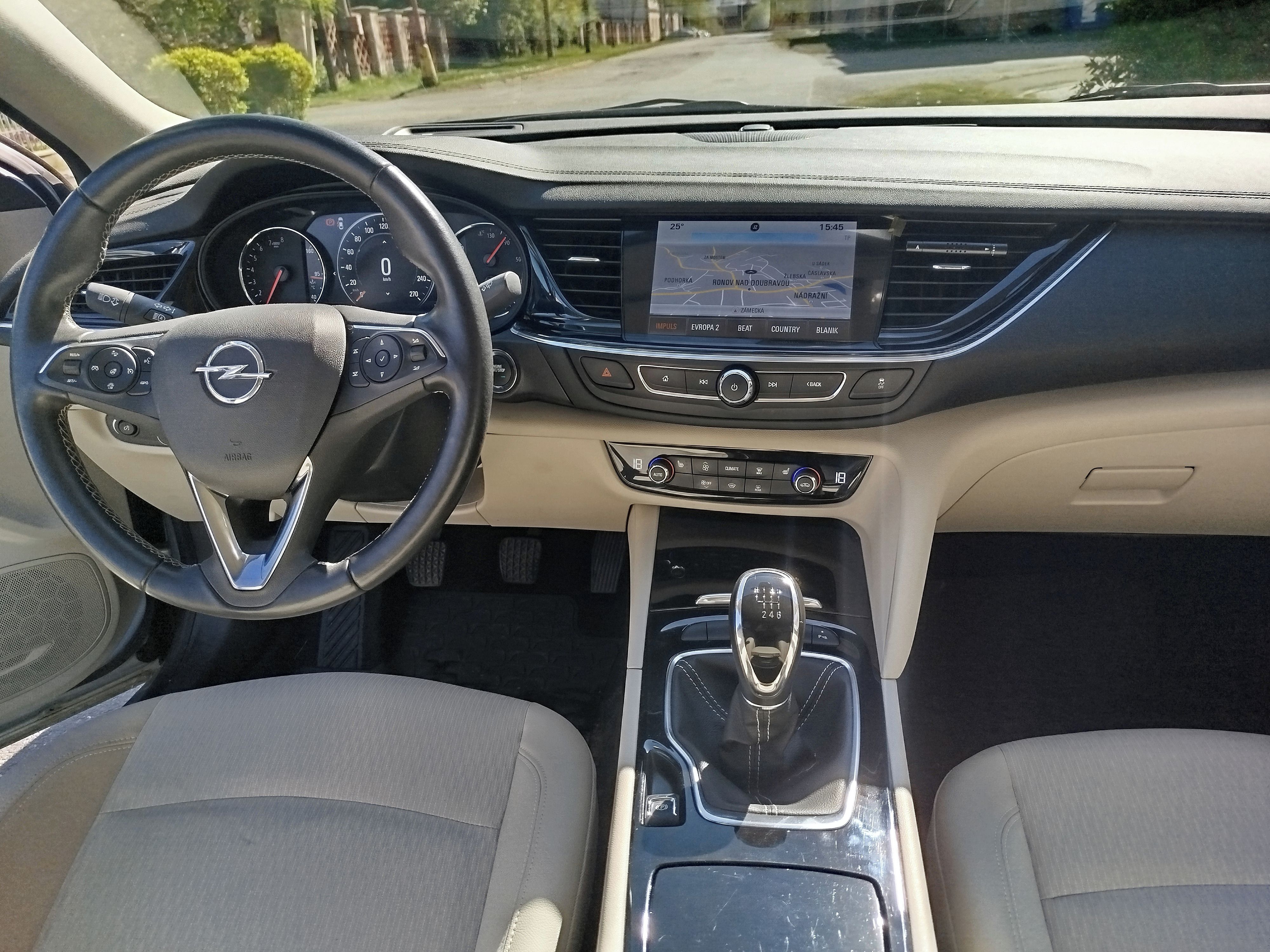 Opel Insignia - fotka 6