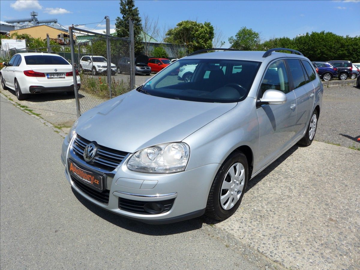 Volkswagen Golf, 1,6 i  DIGI AC, VÝHŘEV, 1.MAJ - fotka 2