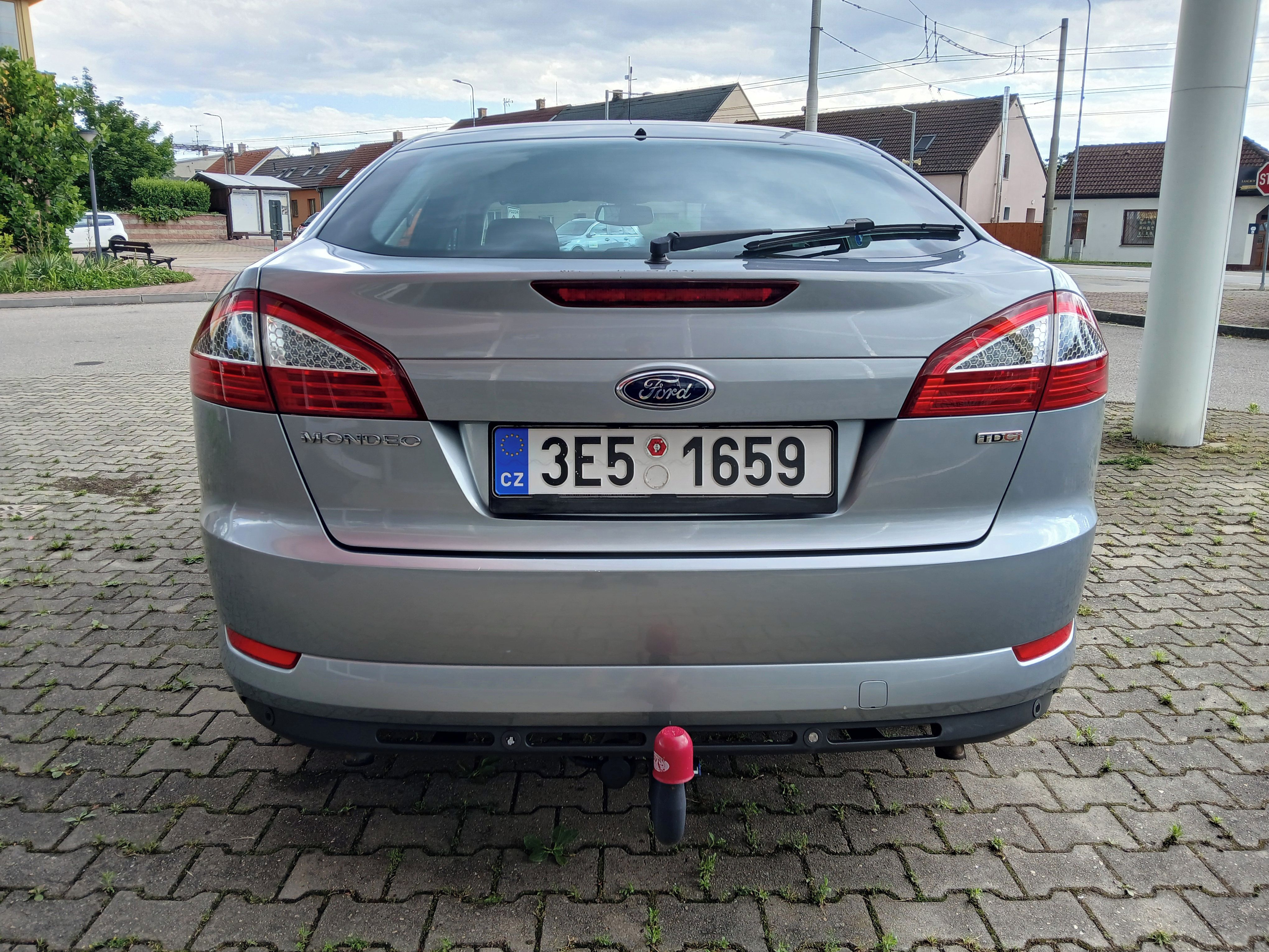 Ford Mondeo, 2.2TDCi Ghia, 129kW, man.,CZ. - fotka 4