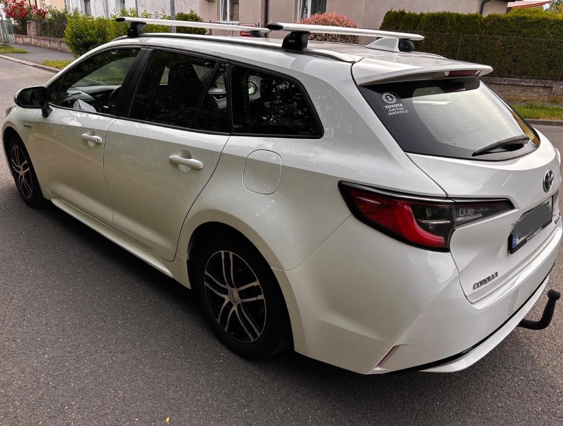 Toyota Corolla, 1.8 Hybrit - fotka 4