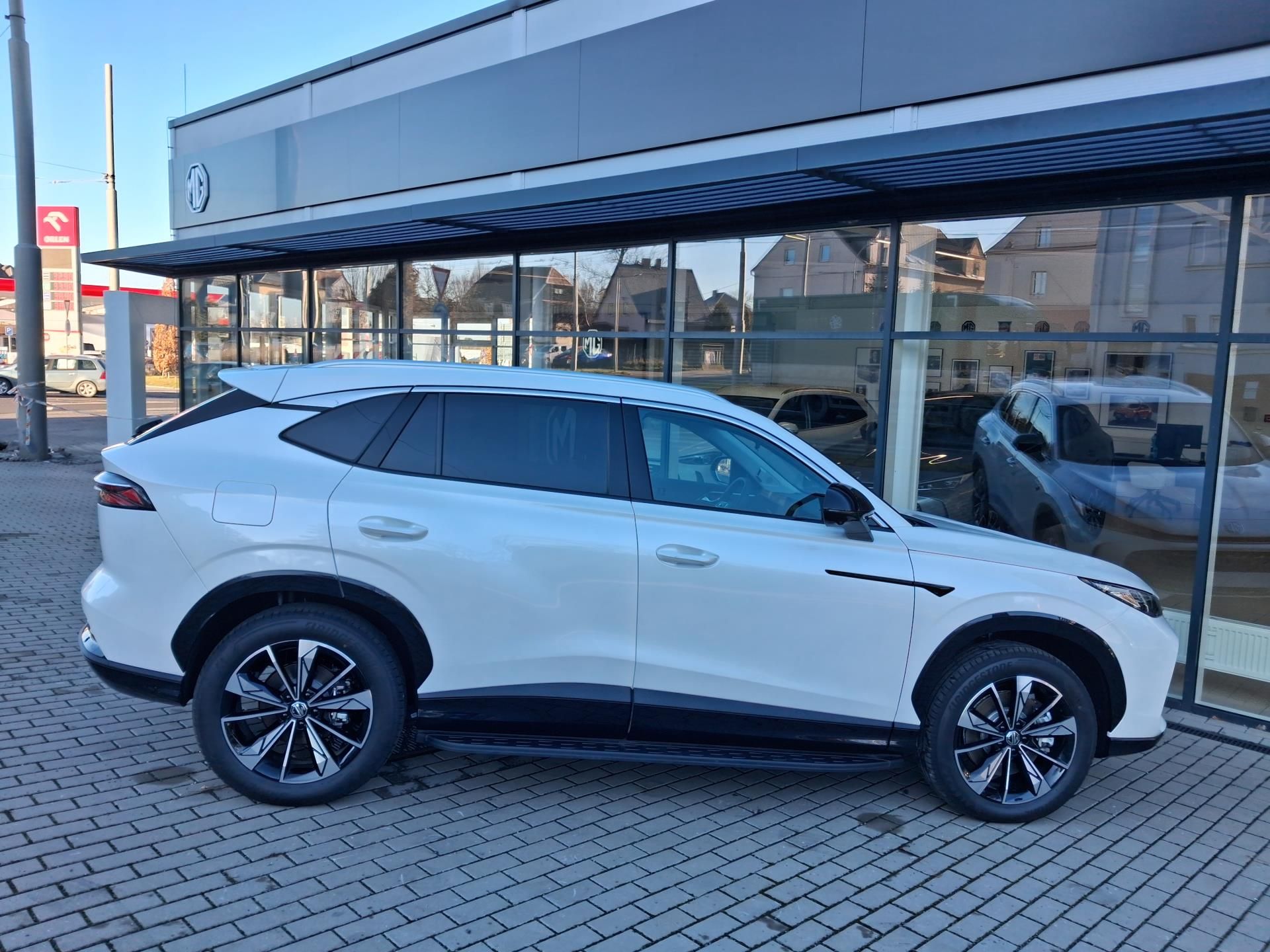 MG HS, EXCLUSIVE 1.5TGI 125kW 7DCT - fotka 5