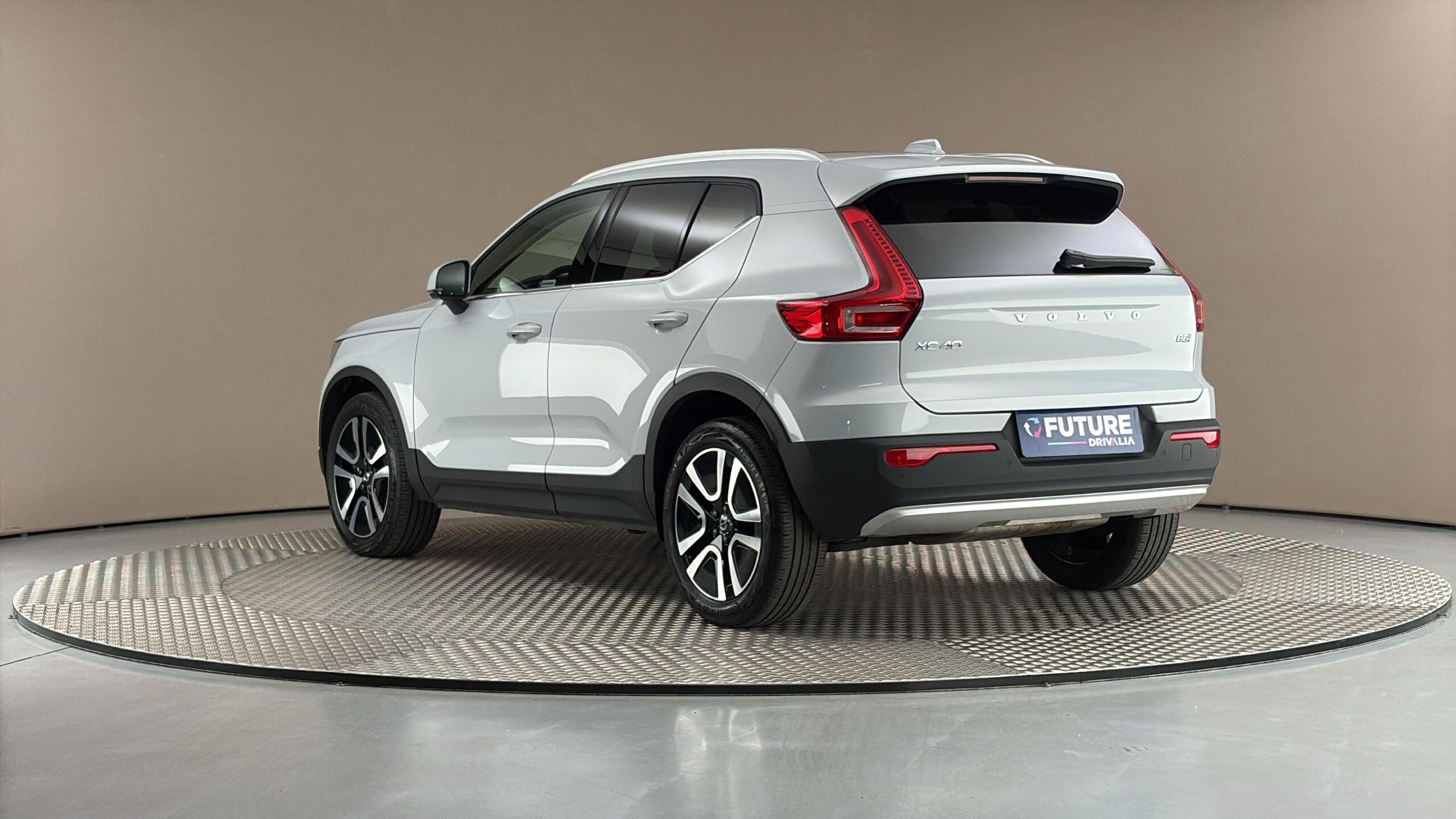 Volvo XC40, B5 Awd Benzín Inscription Auto - fotka 2
