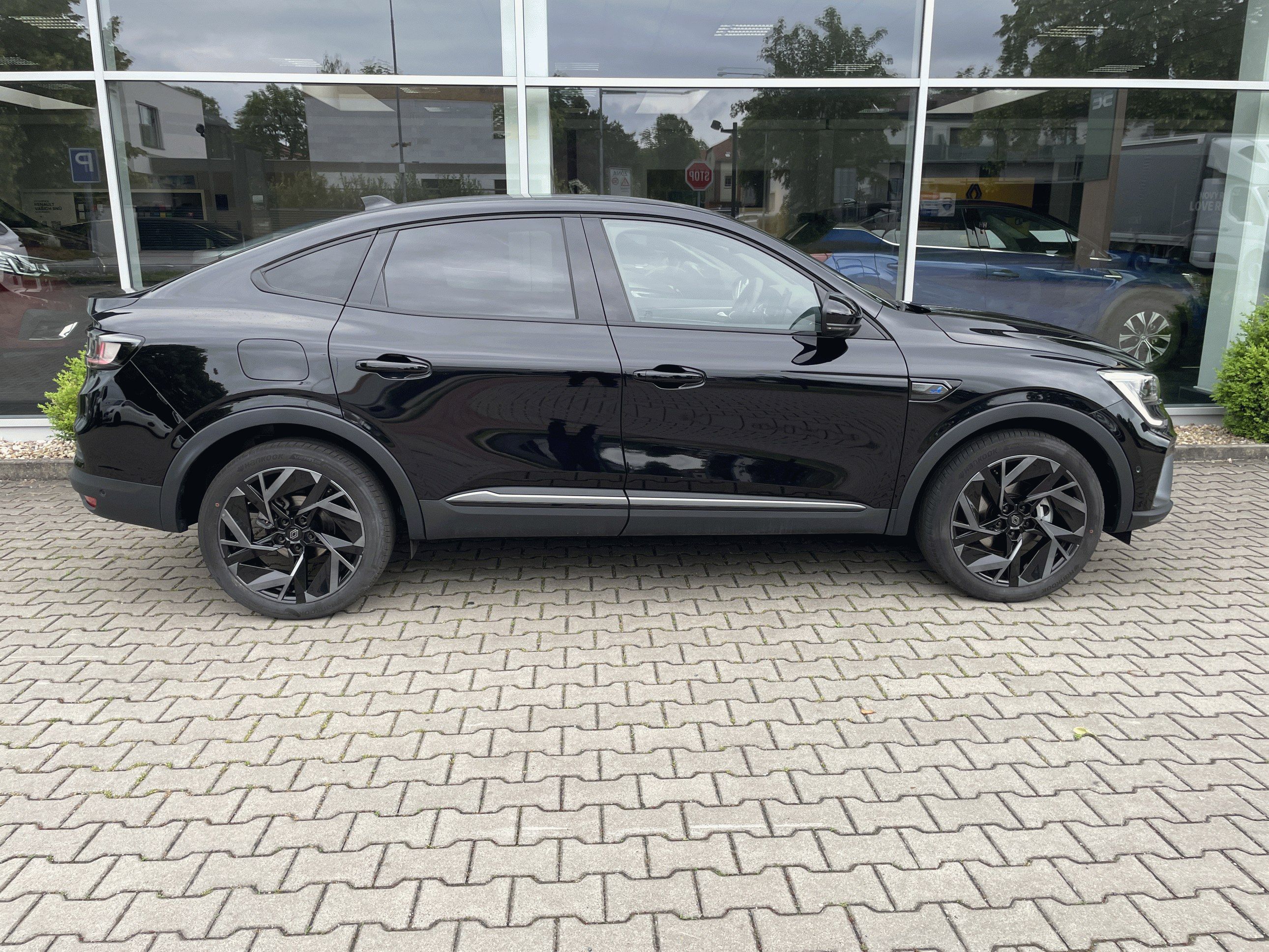 Renault Arkana, E-Tech hybrid 145 esprit Alpin - fotka 3