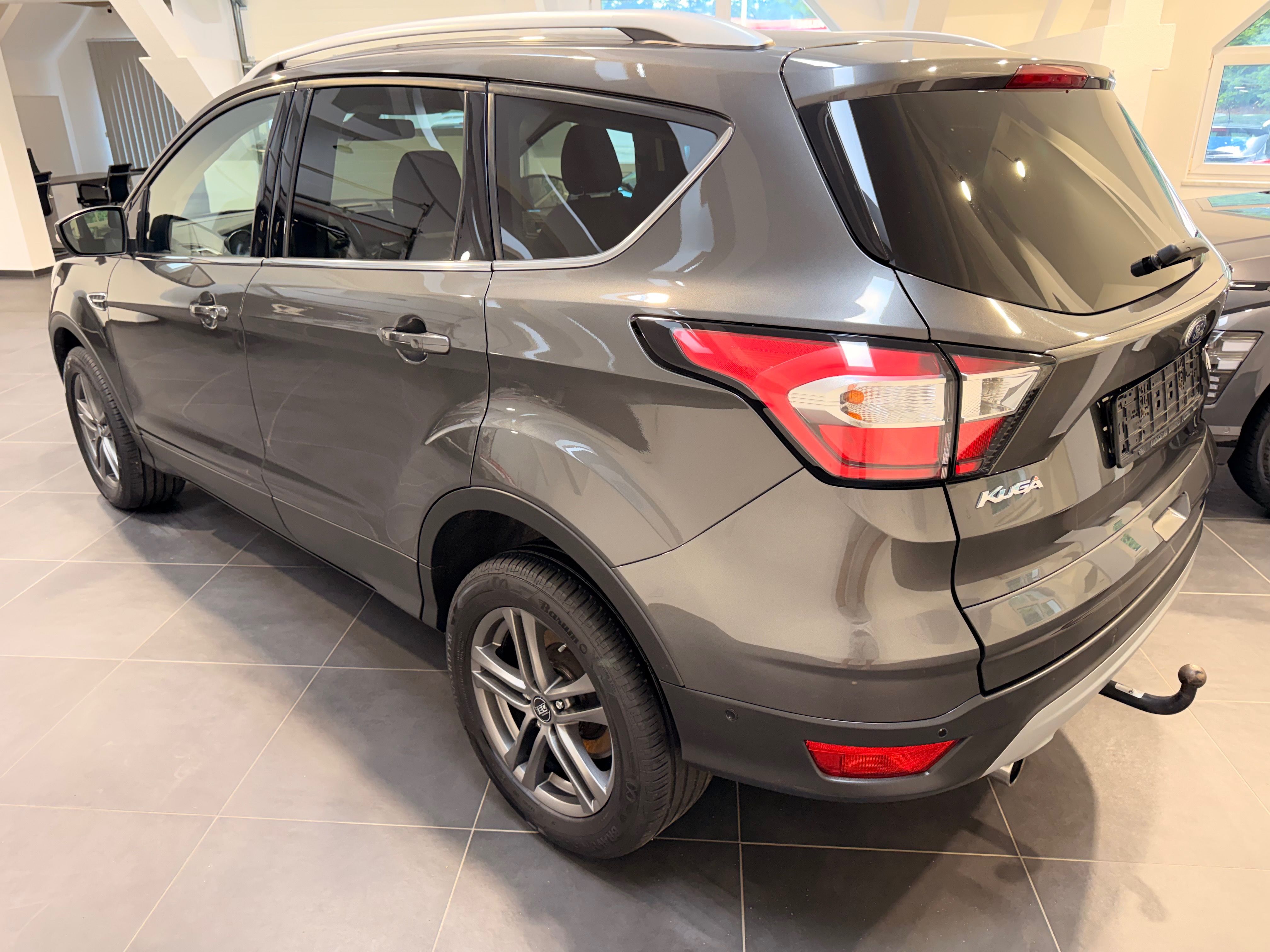 Ford Kuga, Titanium 1.5 EcoBoost 10/2017 - fotka 6