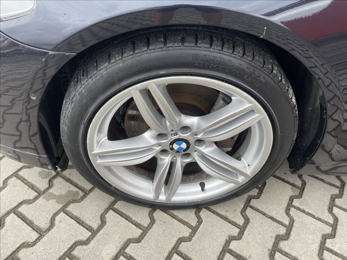 BMW Řada 5, 3,0 D M PAKET XENONY KŮŽE NAVI - fotka 6