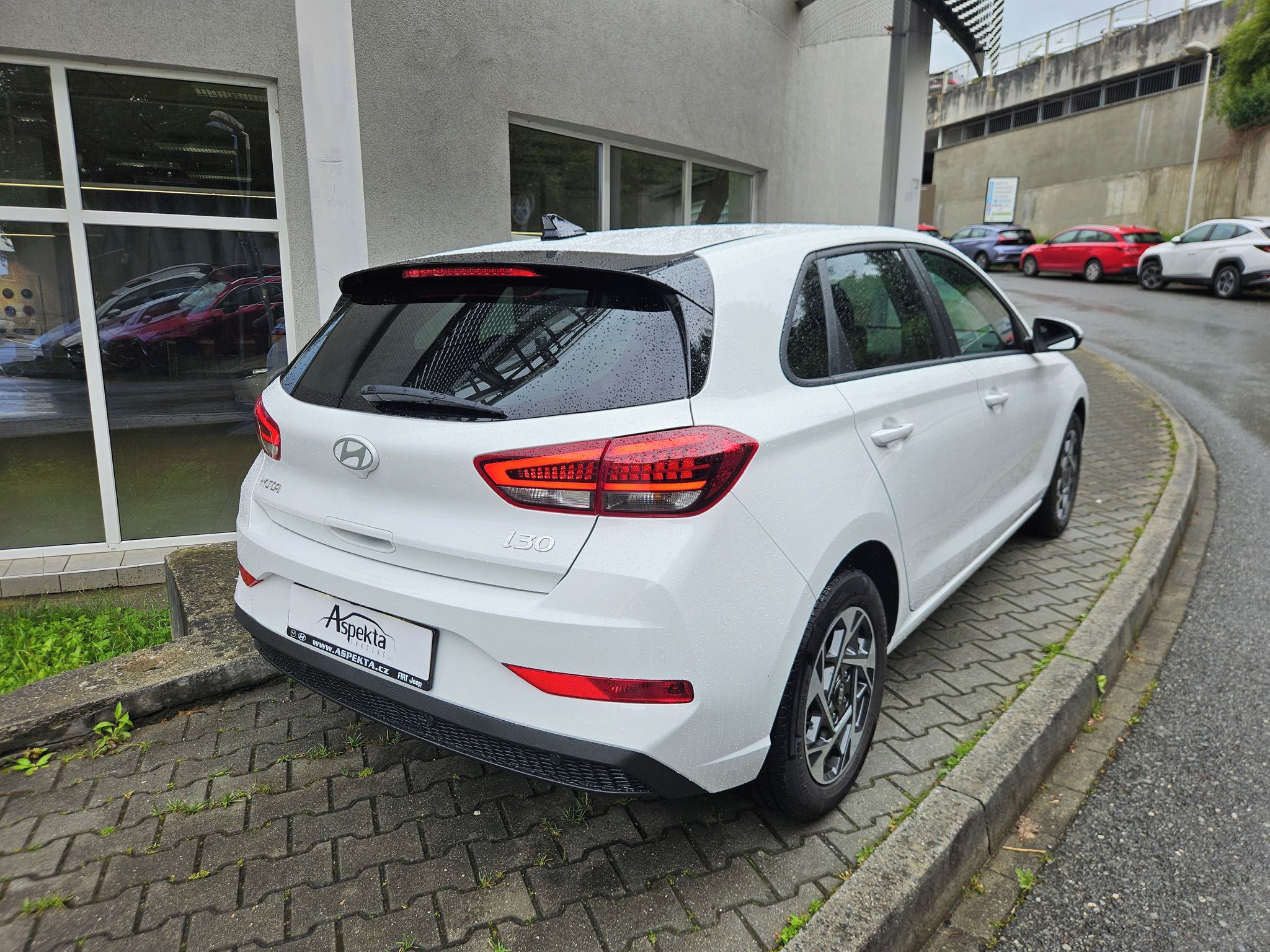 Hyundai i30, 1.5i Family, serv.kn., 1.maj. - fotka 5