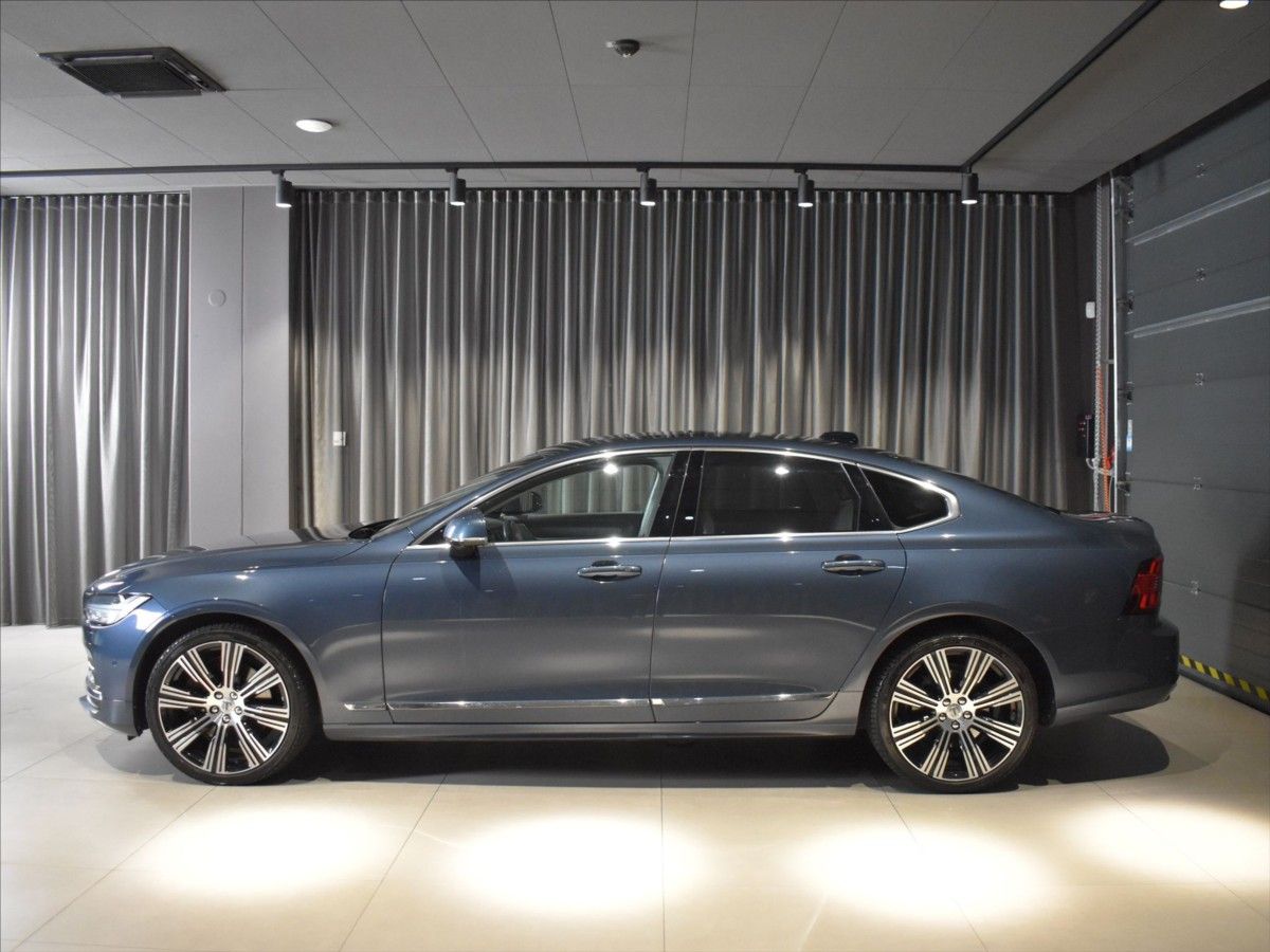 Volvo S90, 2,0 B5 Ultimate B&W,Pano,headu - fotka 2