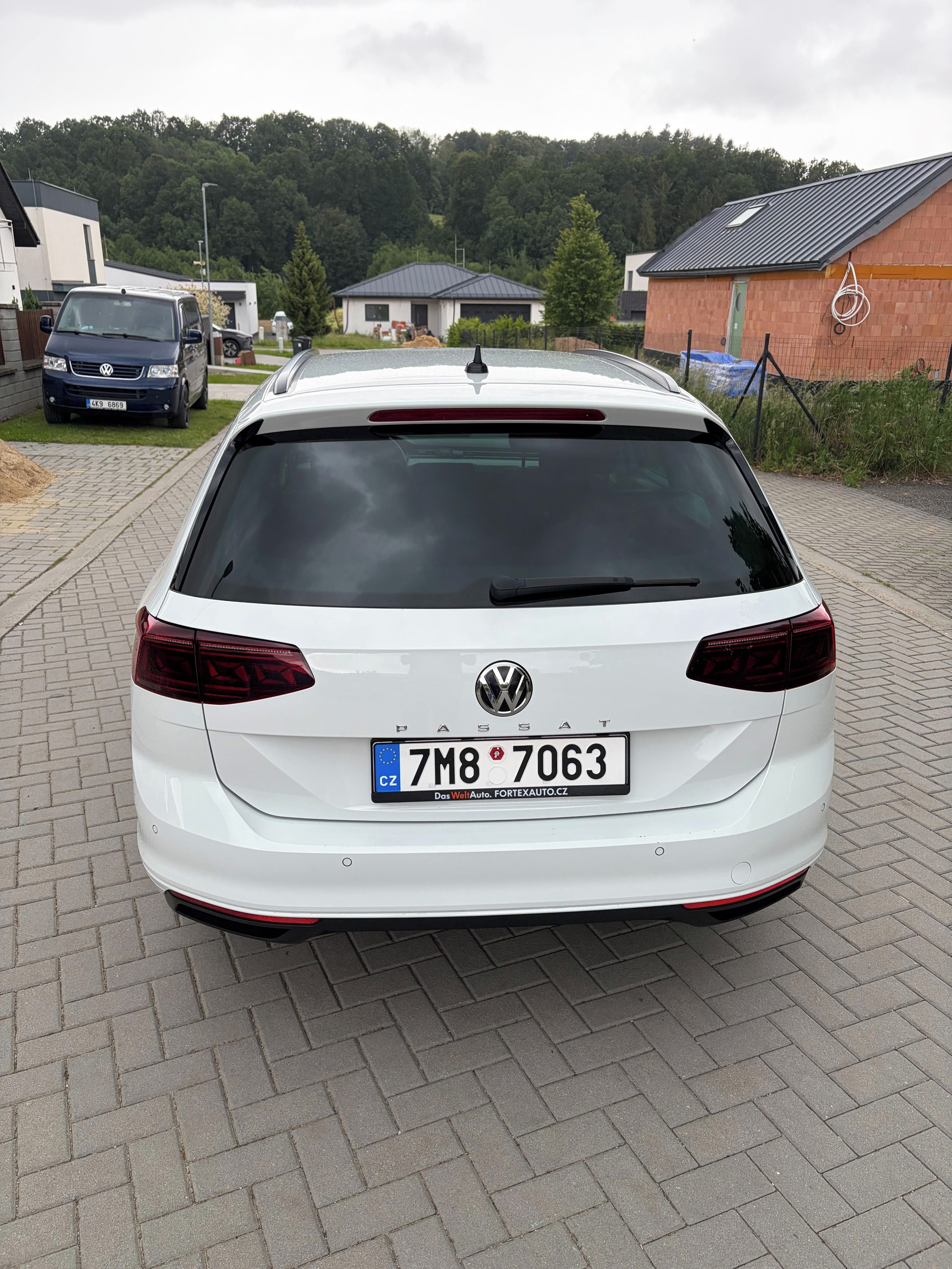 Volkswagen Passat, Volkswagen Passat 2.0 TDI140kW - fotka 2