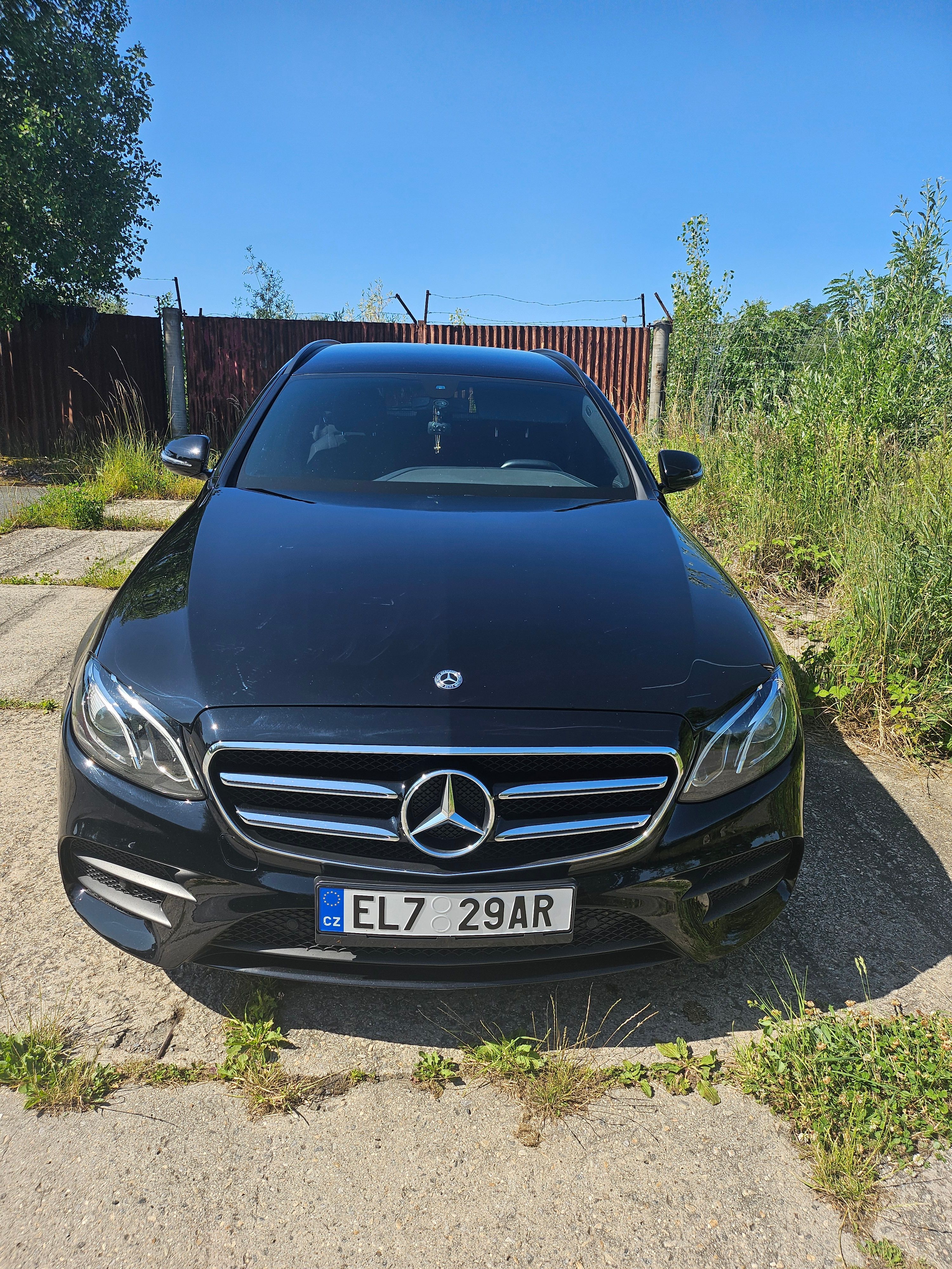 Mercedes-Benz Třídy E, Mercedes E300de,garážováno,TOP - fotka 6