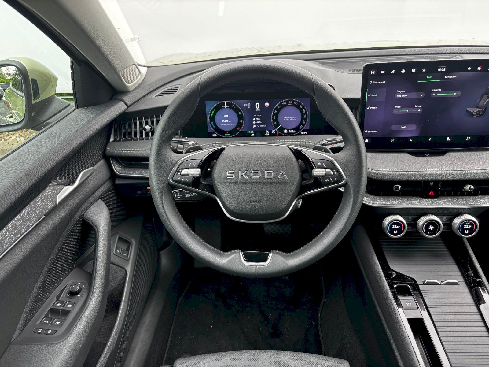 Škoda Superb, Laurin & Klement 1.5 TSI iV / - fotka 5