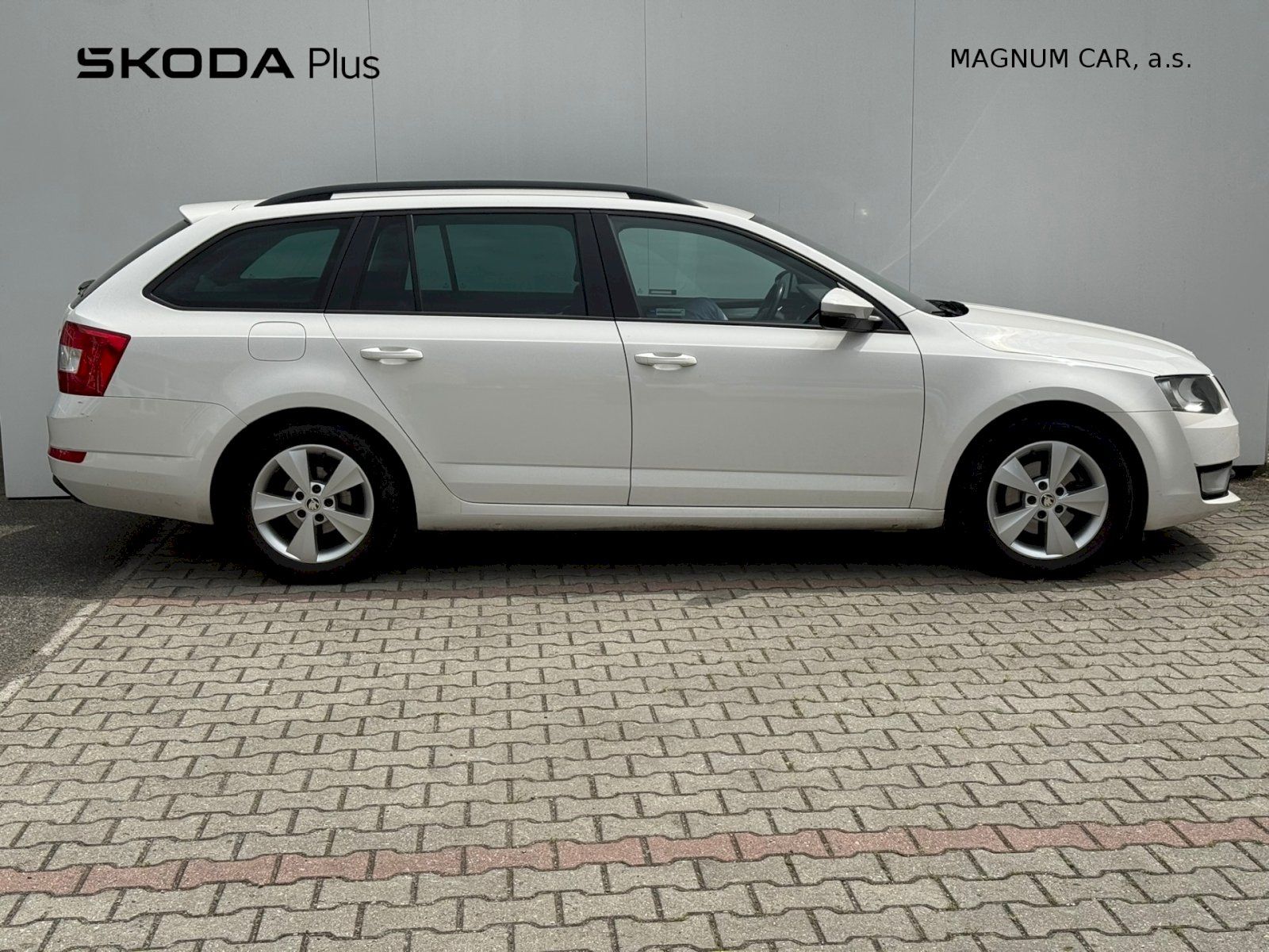 Škoda Octavia, COMBI AMBITION 1.6TDI/81 kW - fotka 6