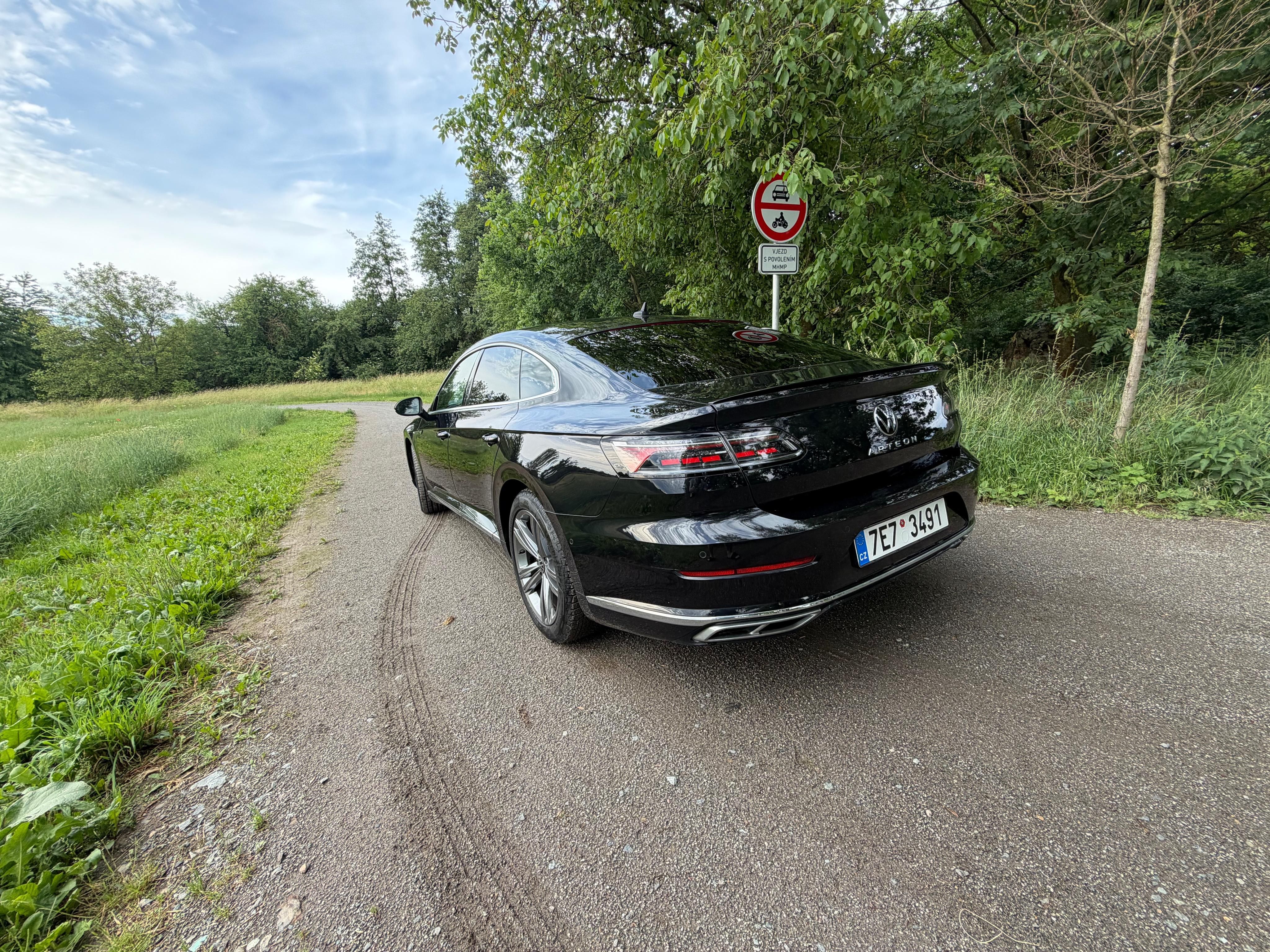 Volkswagen Arteon, Volkswagen Arteon 2.0 TSI R-Li - fotka 5