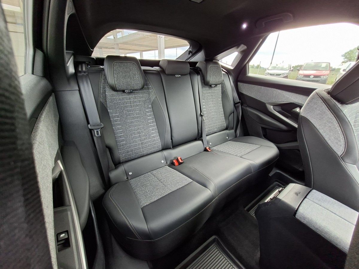 Peugeot 3008, ALLURE HYBRID 145k e-DCS6 - fotka 6