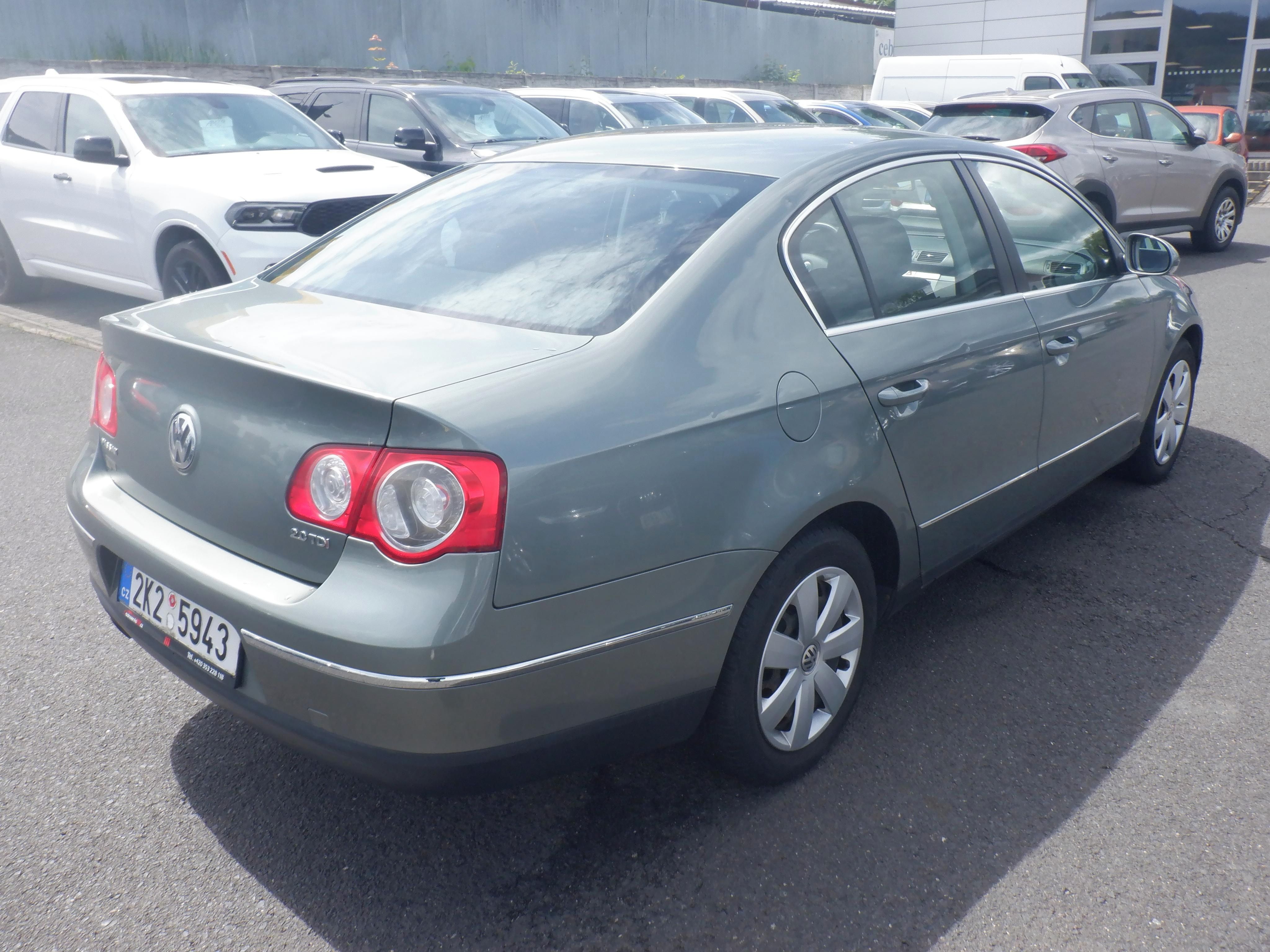 Volkswagen Passat, 2.0 TDI 125kW,ČR - fotka 5