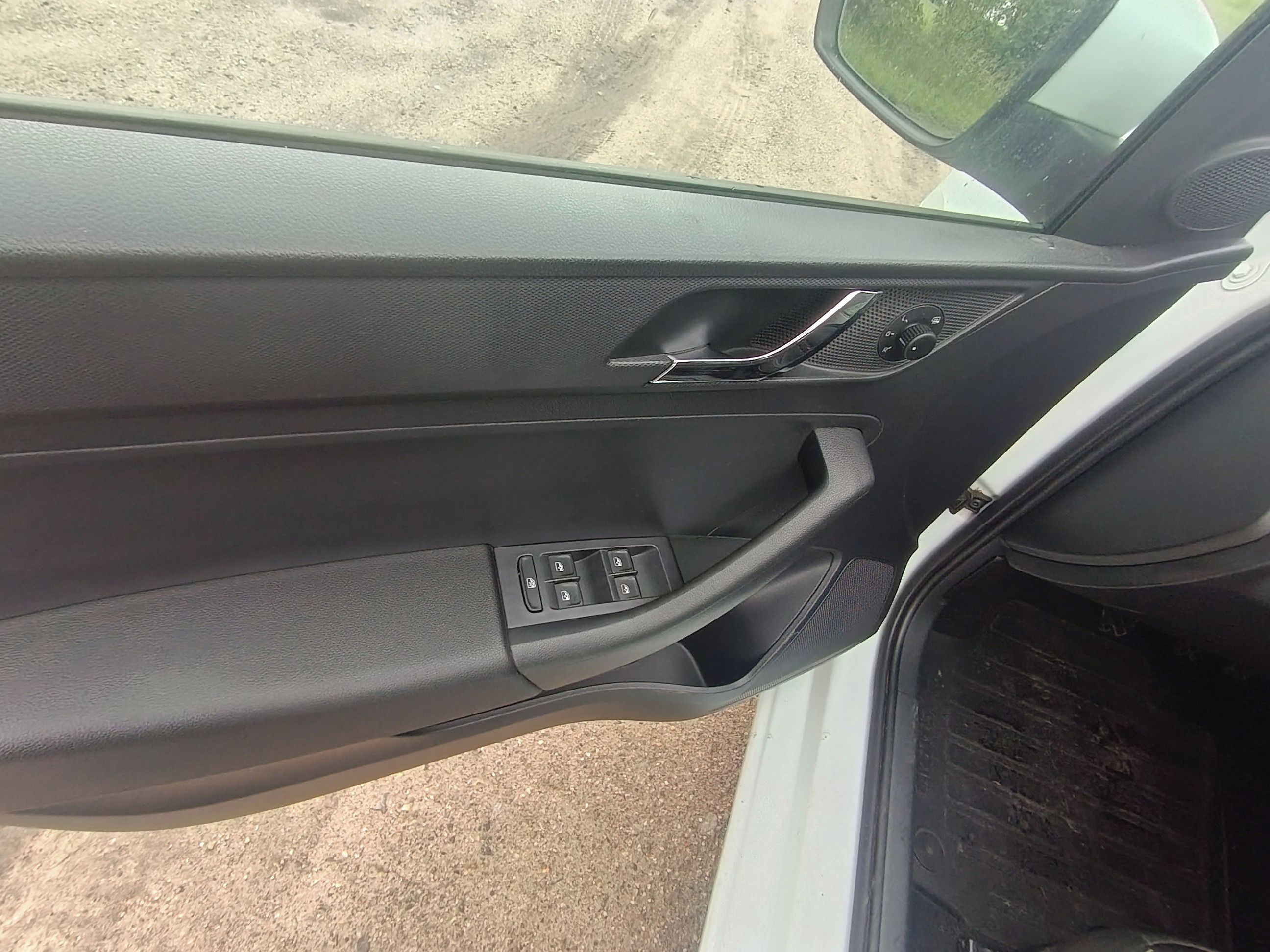 Škoda Rapid, 1.2 TSI 81kw, xenon,navi, taž - fotka 6