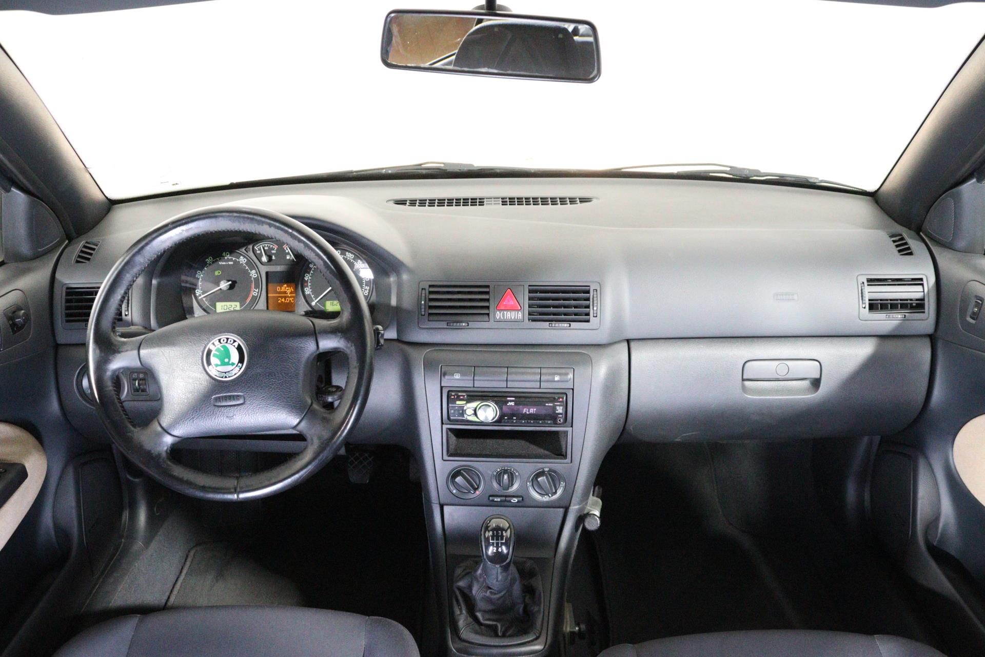 Škoda Octavia, 1.6i 75kw + LPG - fotka 5