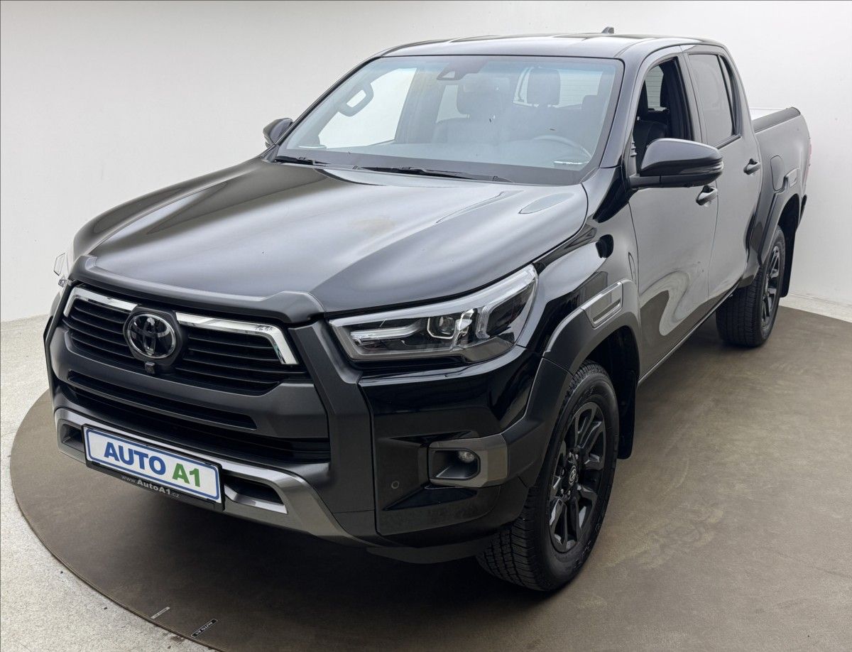 Toyota Hilux, 2,8 INVICTIBLE DPH ZÁRUKA PPF