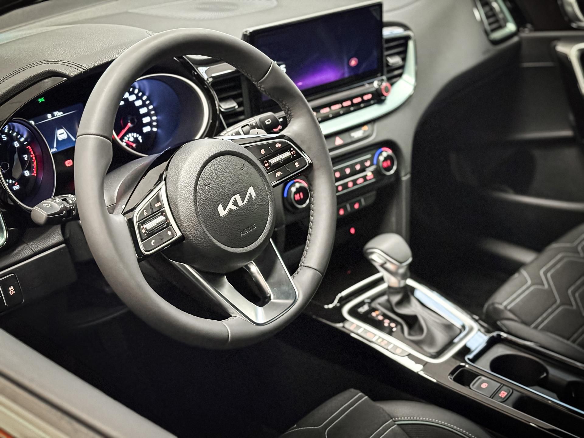 Kia XCee´d, 1,6 T-GDi GPF 7DCT STEEL EDITI - fotka 6