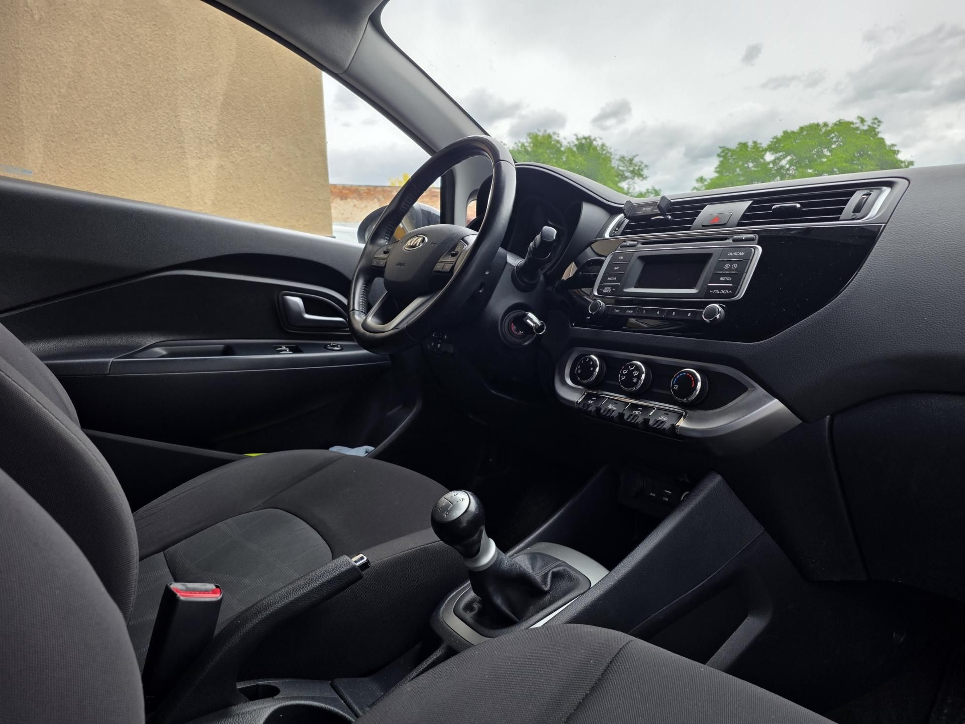 Kia Rio, 1.2-KLIMA-SENZORY-CENTRÁL - fotka 2