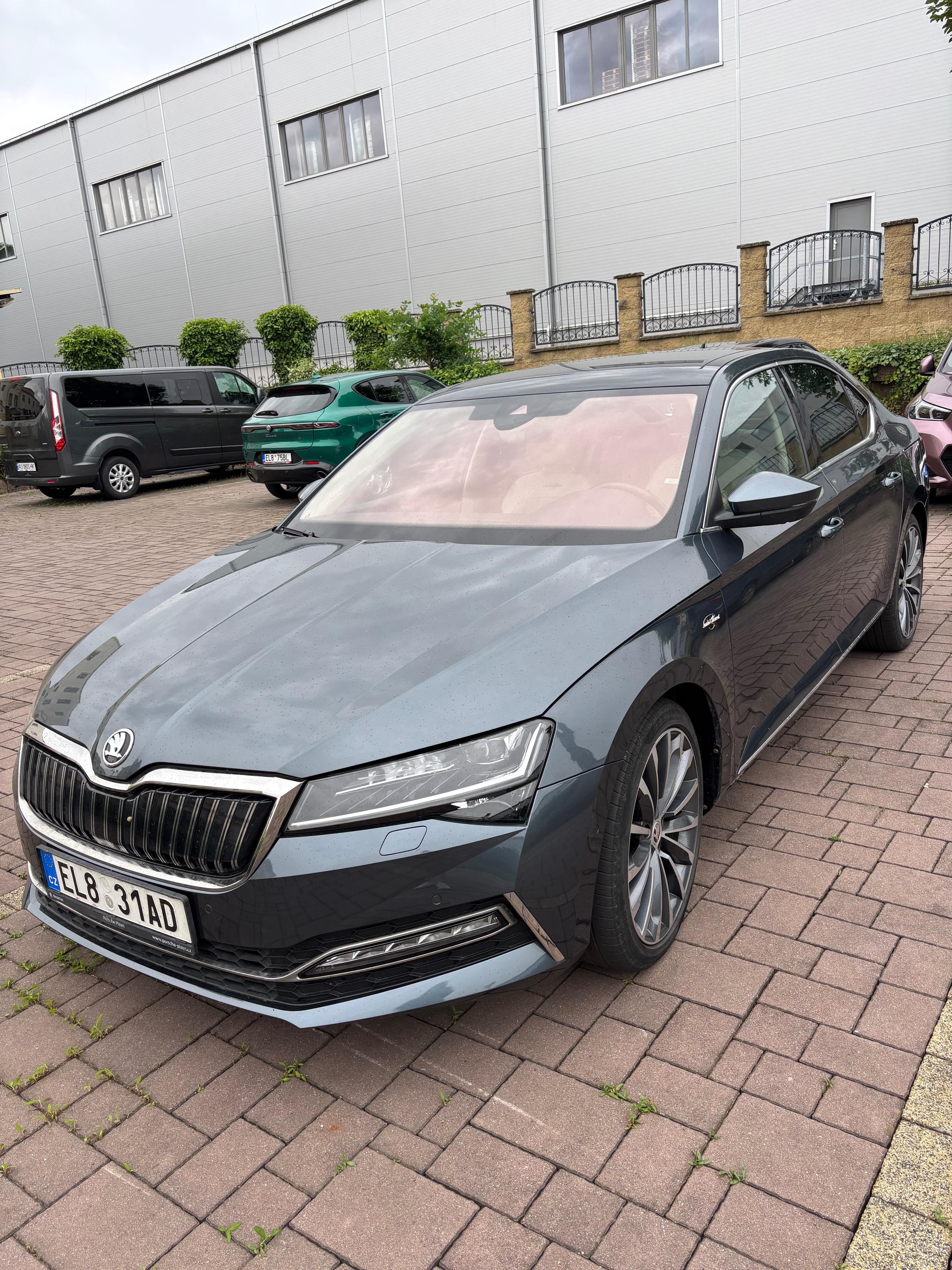 Škoda Superb - fotka 5