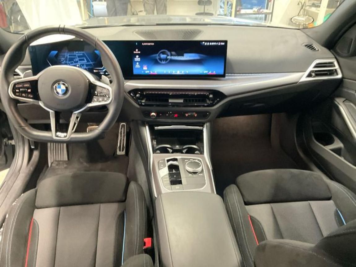 BMW Řada 3, 330i xDrive Touring - fotka 6