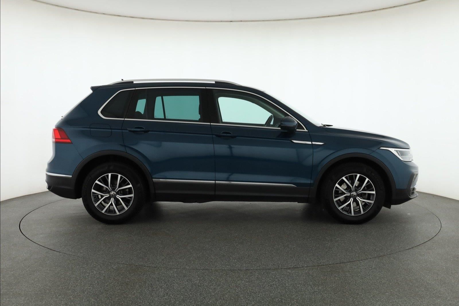 Volkswagen Tiguan, 1.5 TSI, Automat, ČR,1.maj - fotka 6