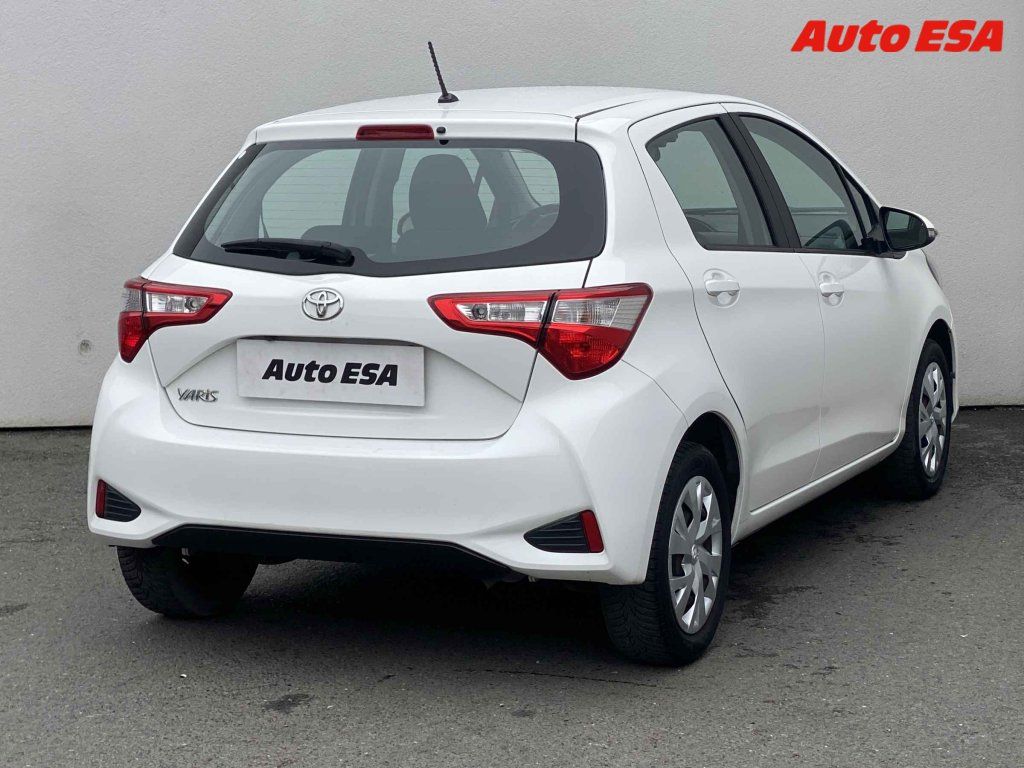 Toyota Yaris, 1.5 i,2.maj,ČR - fotka 4