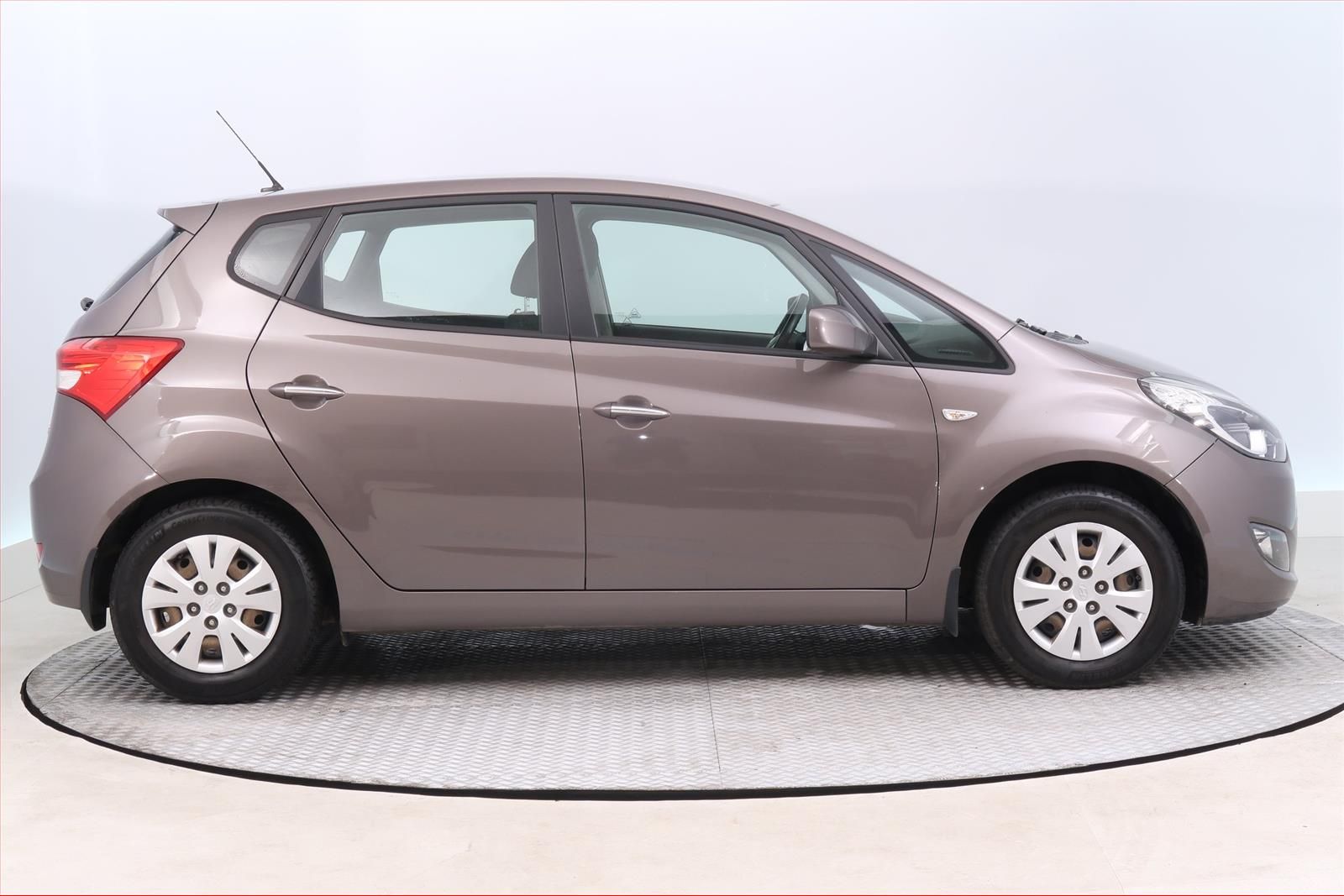 Hyundai ix20, 1.4 CVVT, Serv.kniha - fotka 3