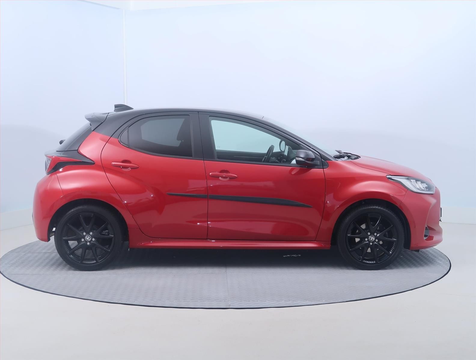 Toyota Yaris, 1.5 VVT-i, Automat, ČR,1.maj - fotka 6