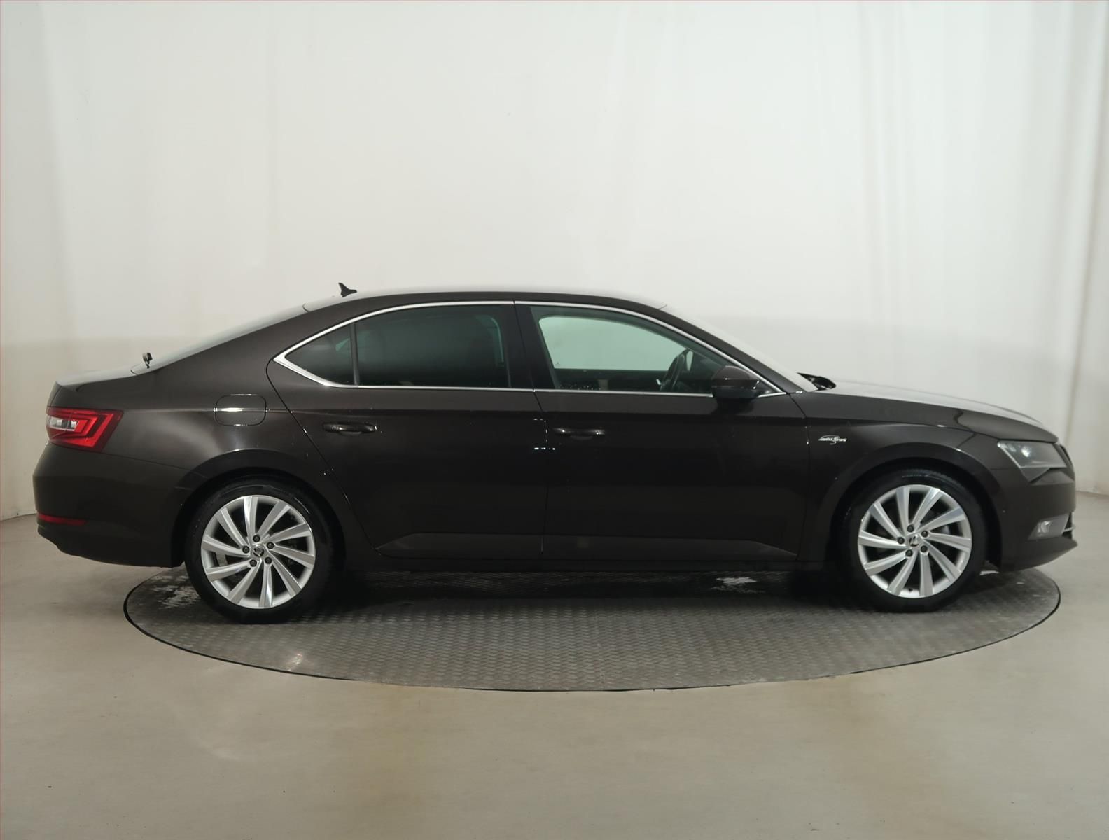 Škoda Superb, 2.0 TDI, Automat, Serv.kniha - fotka 6