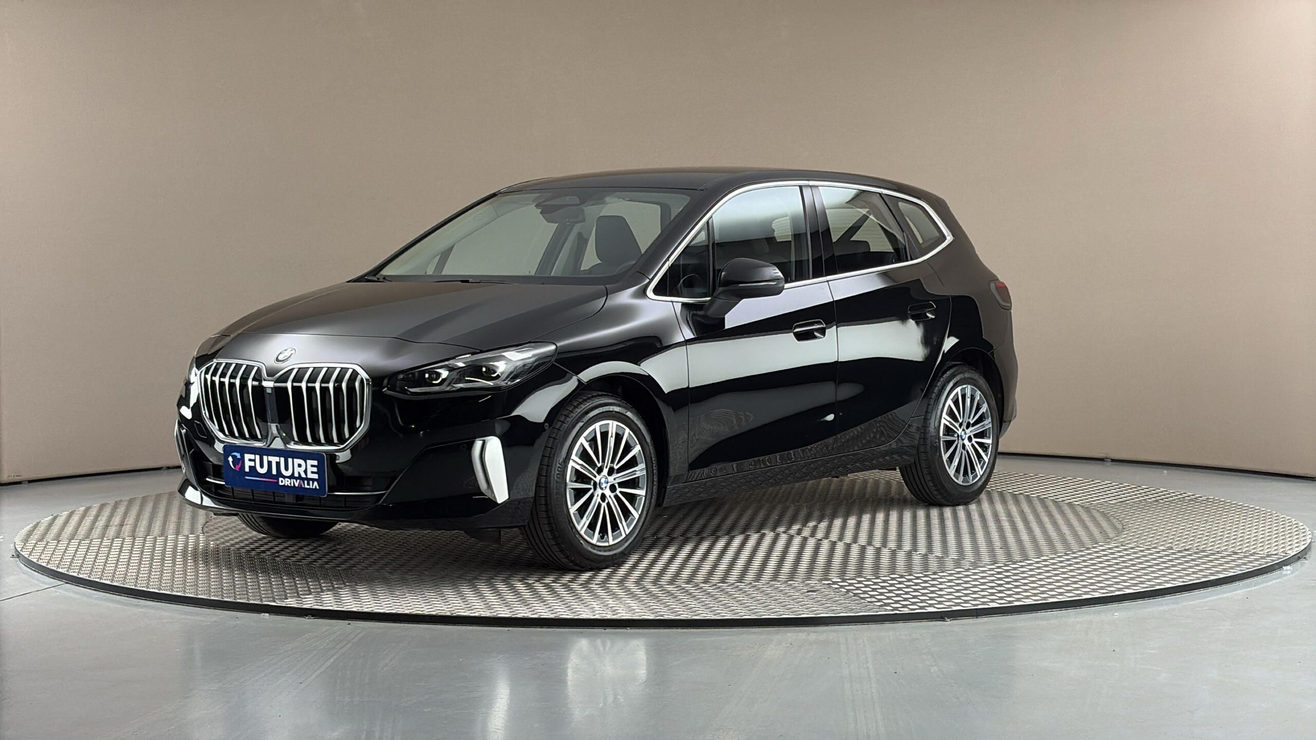 BMW Řada 2, 218i AUT