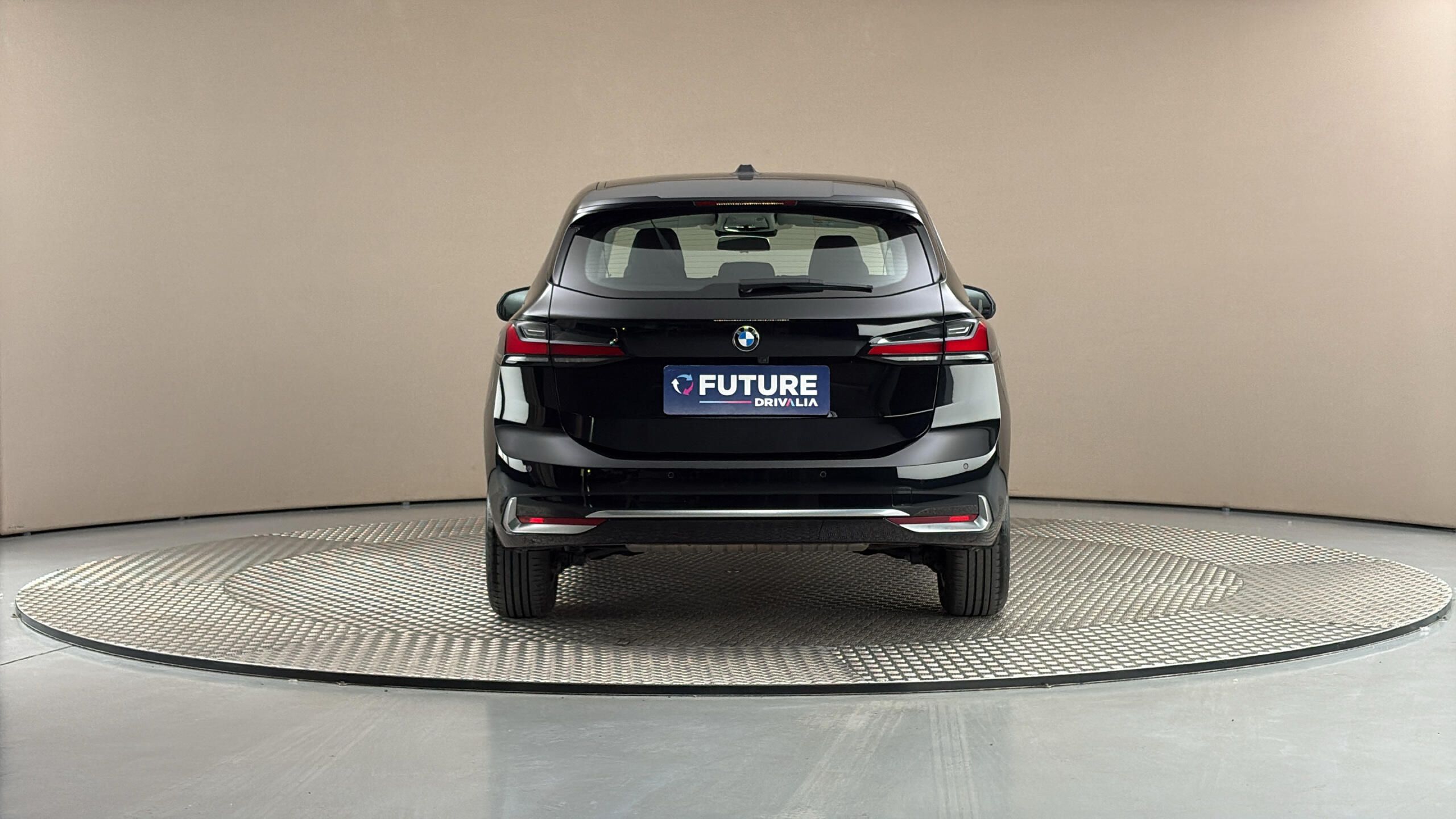 BMW Řada 2, 218i AUT - fotka 5
