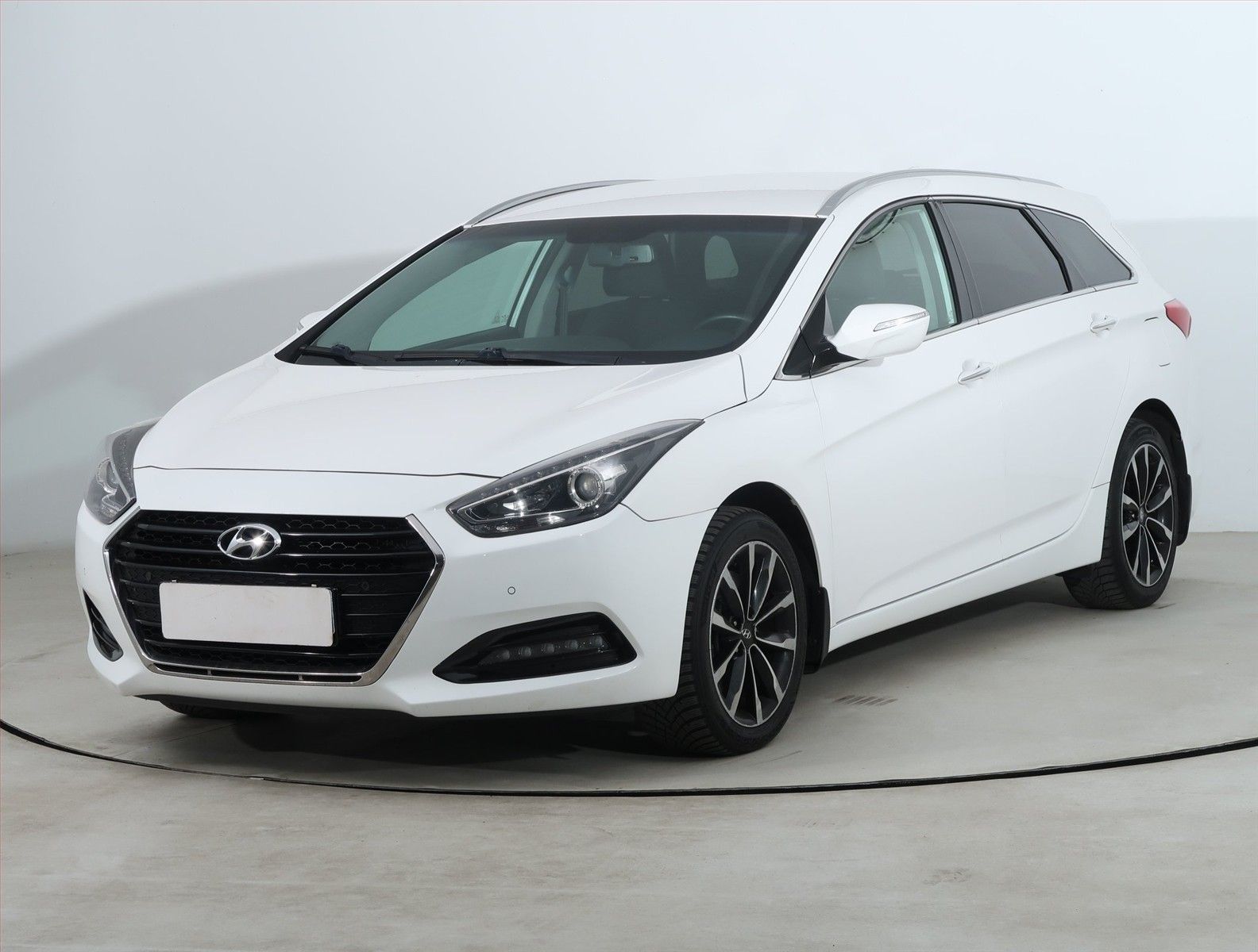 Hyundai i40, 1.7 CRDi, Serv.kniha, Navi - fotka 2