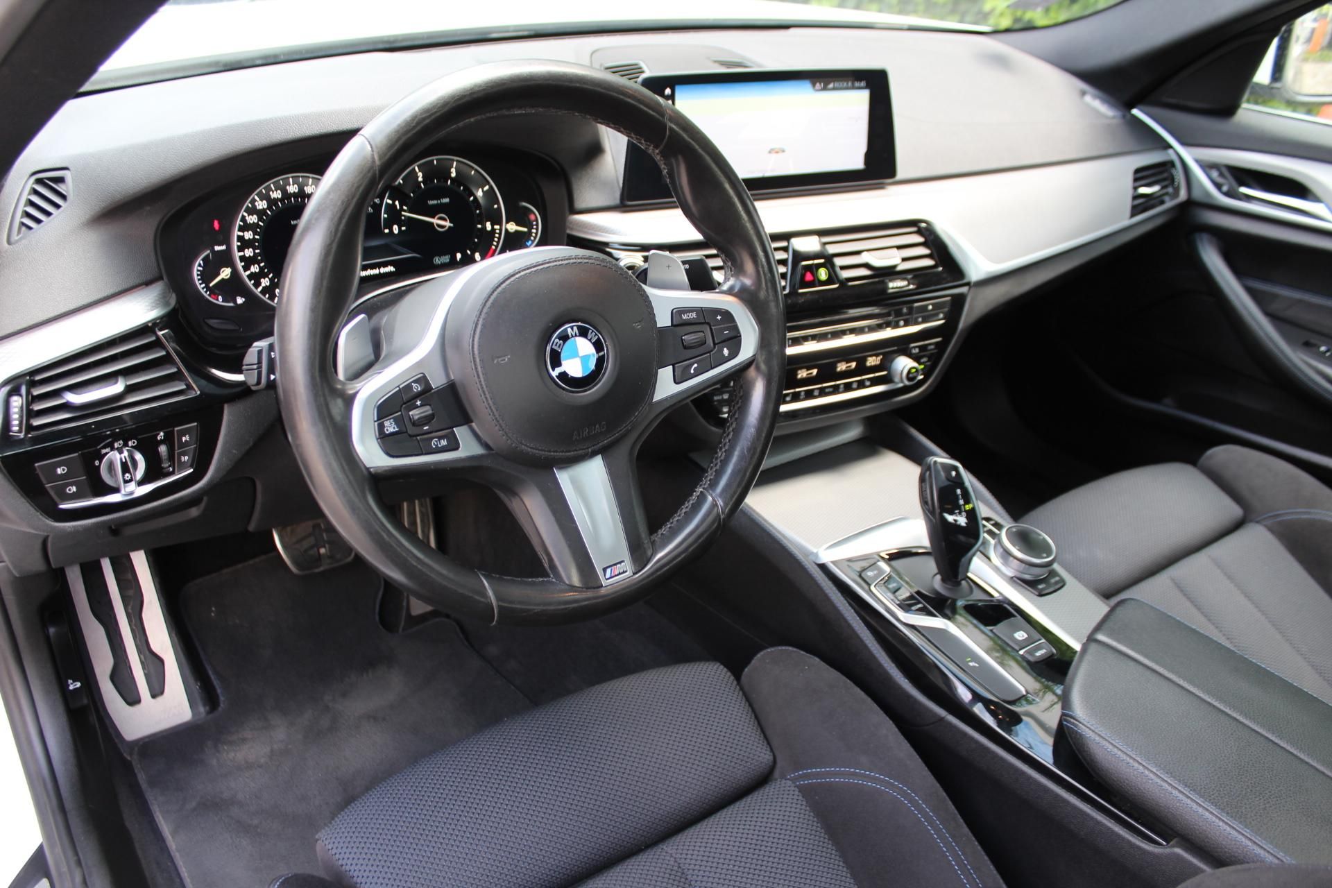 BMW Řada 5, 540d xDrive Mpaket Limousine - fotka 4