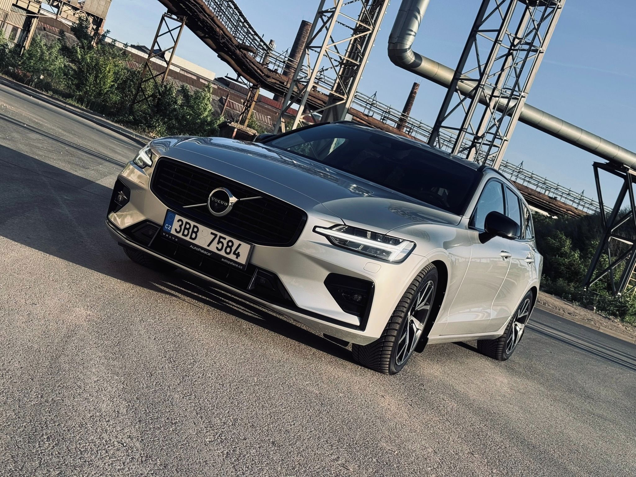 Volvo V60, B4 R-Design